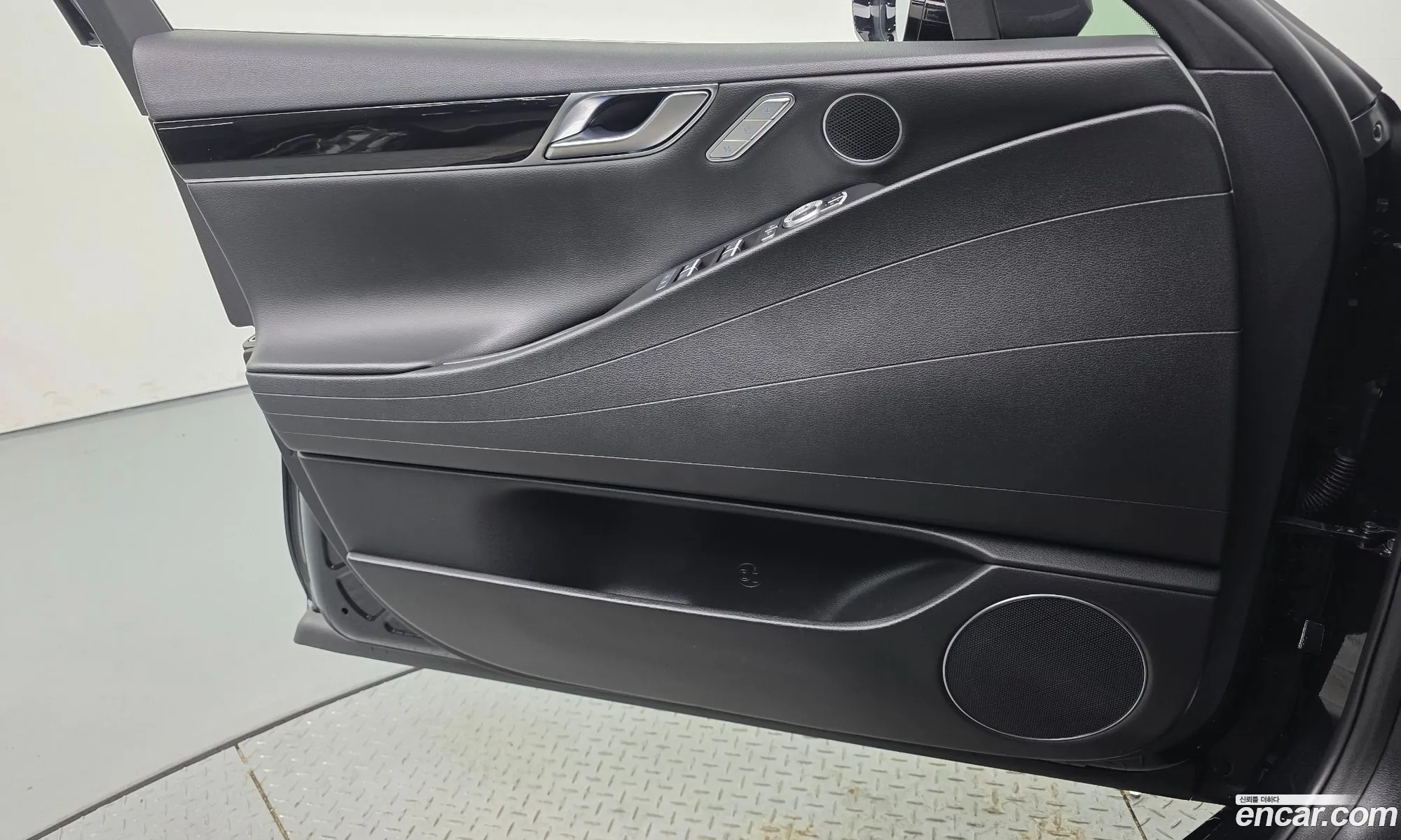 Genesis G80 2022 KMTGB41CDNU153157 — 5