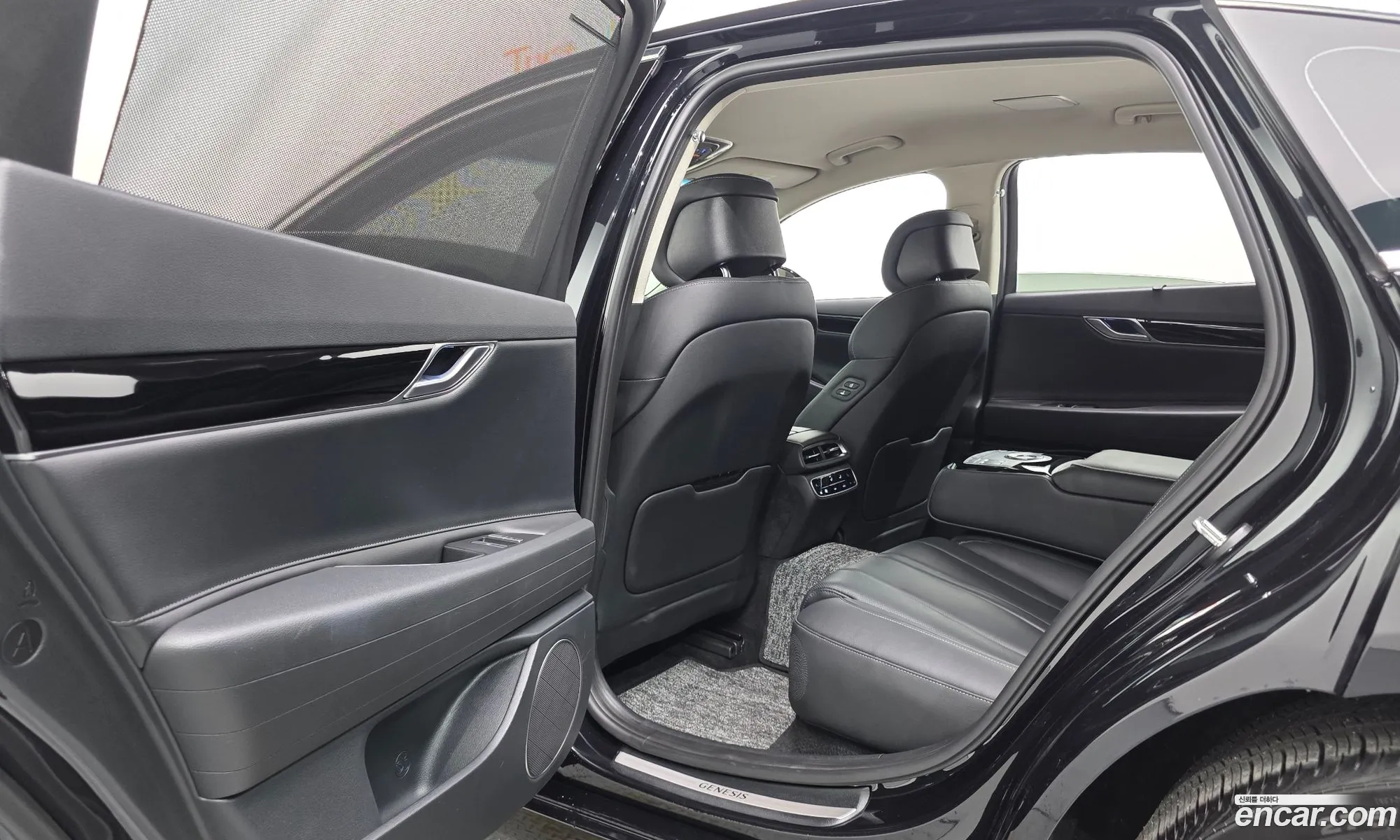 Genesis G80 2022 KMTGB41CDNU153157 — 2