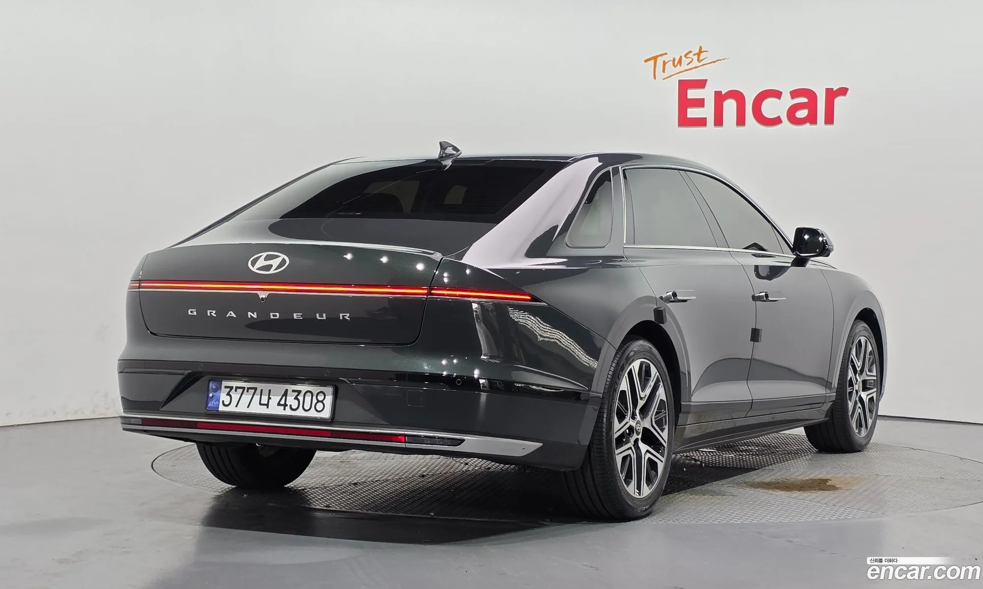 Hyundai Grandeur Hybrid 2023 — 17