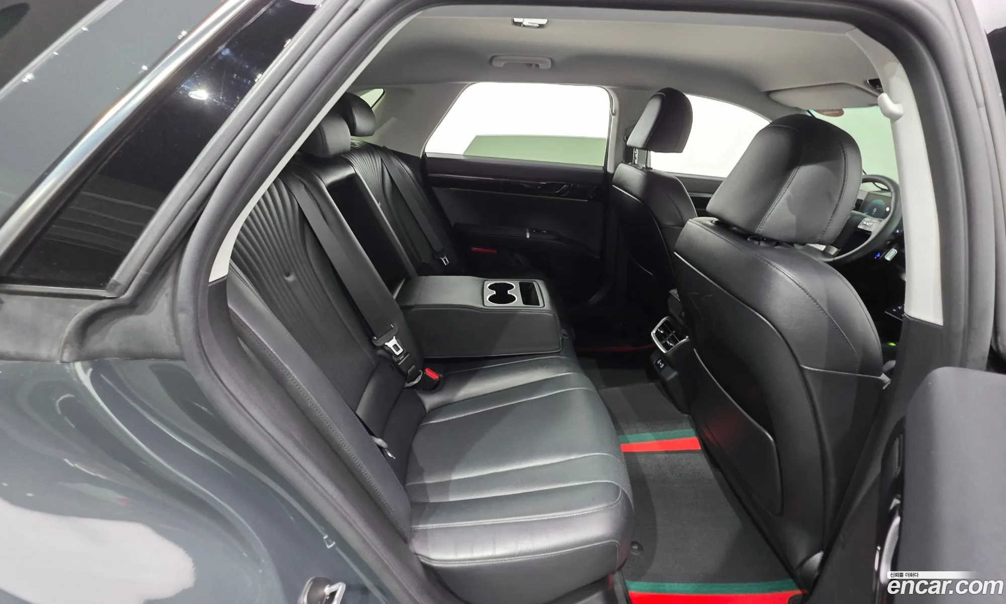 Hyundai Grandeur Hybrid 2023 — 32