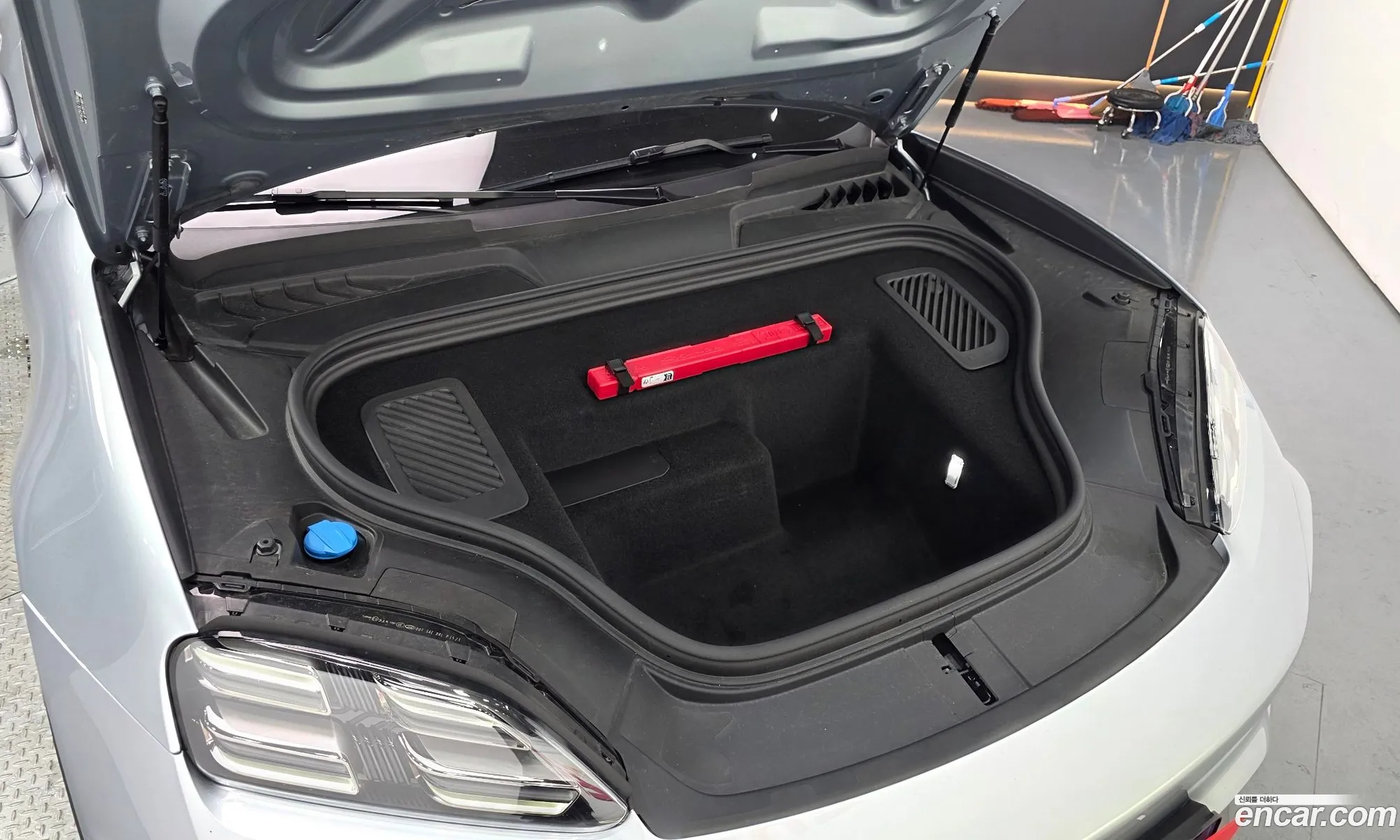 Porsche Macan EV 2025 WP1AC2XA1SL175084 — 4