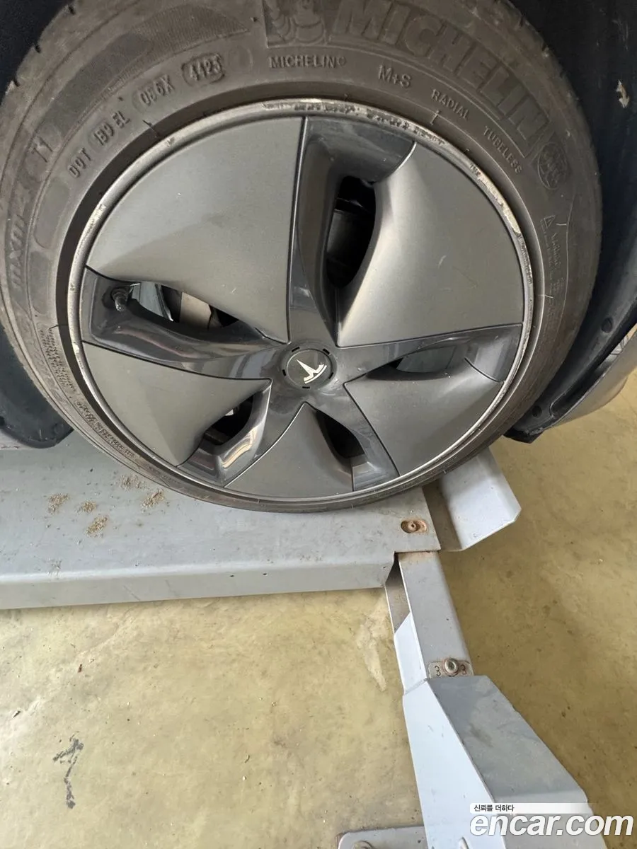 Tesla Model 3 2020 — 3