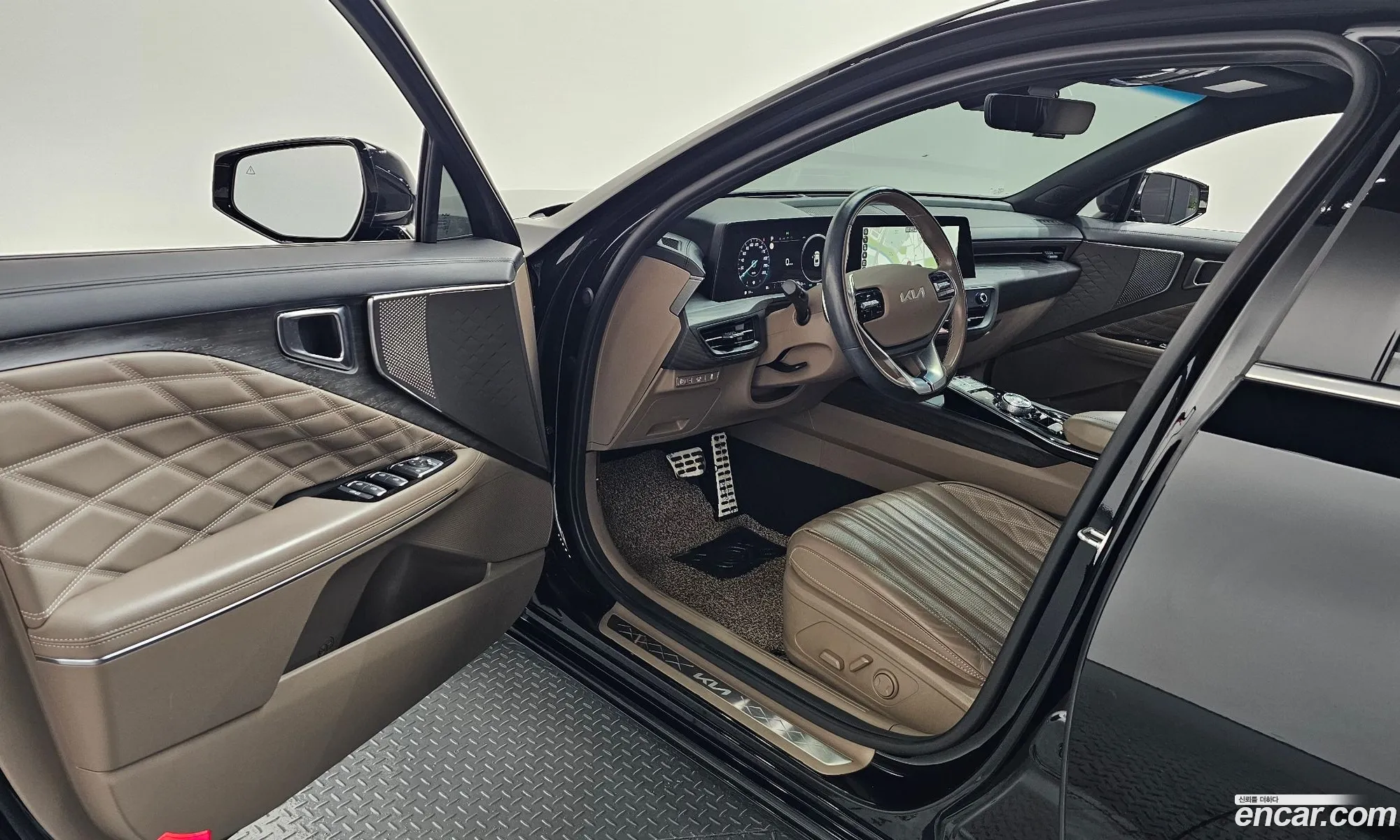Kia K8 2021 — 17
