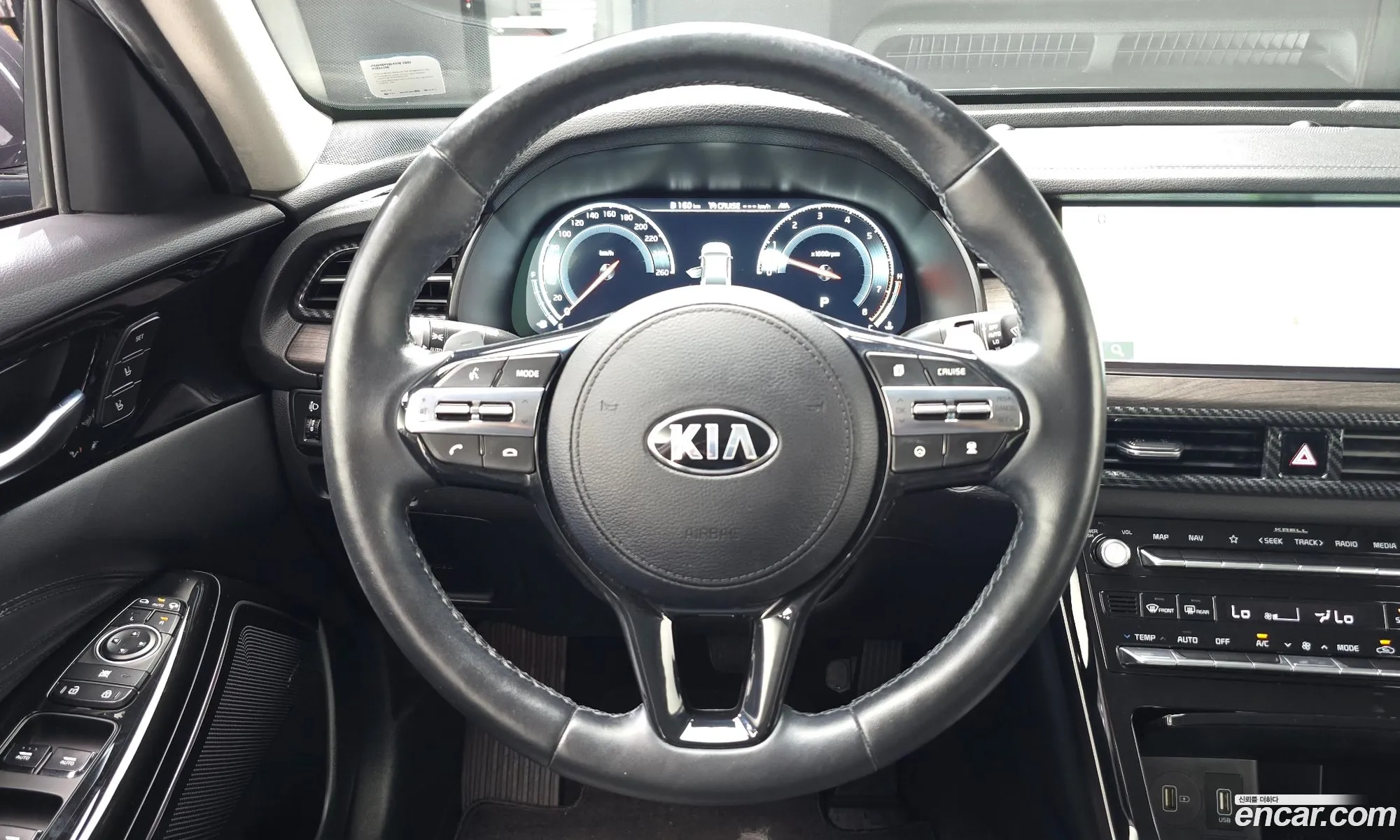 Kia K7 Premier 2020 — 37