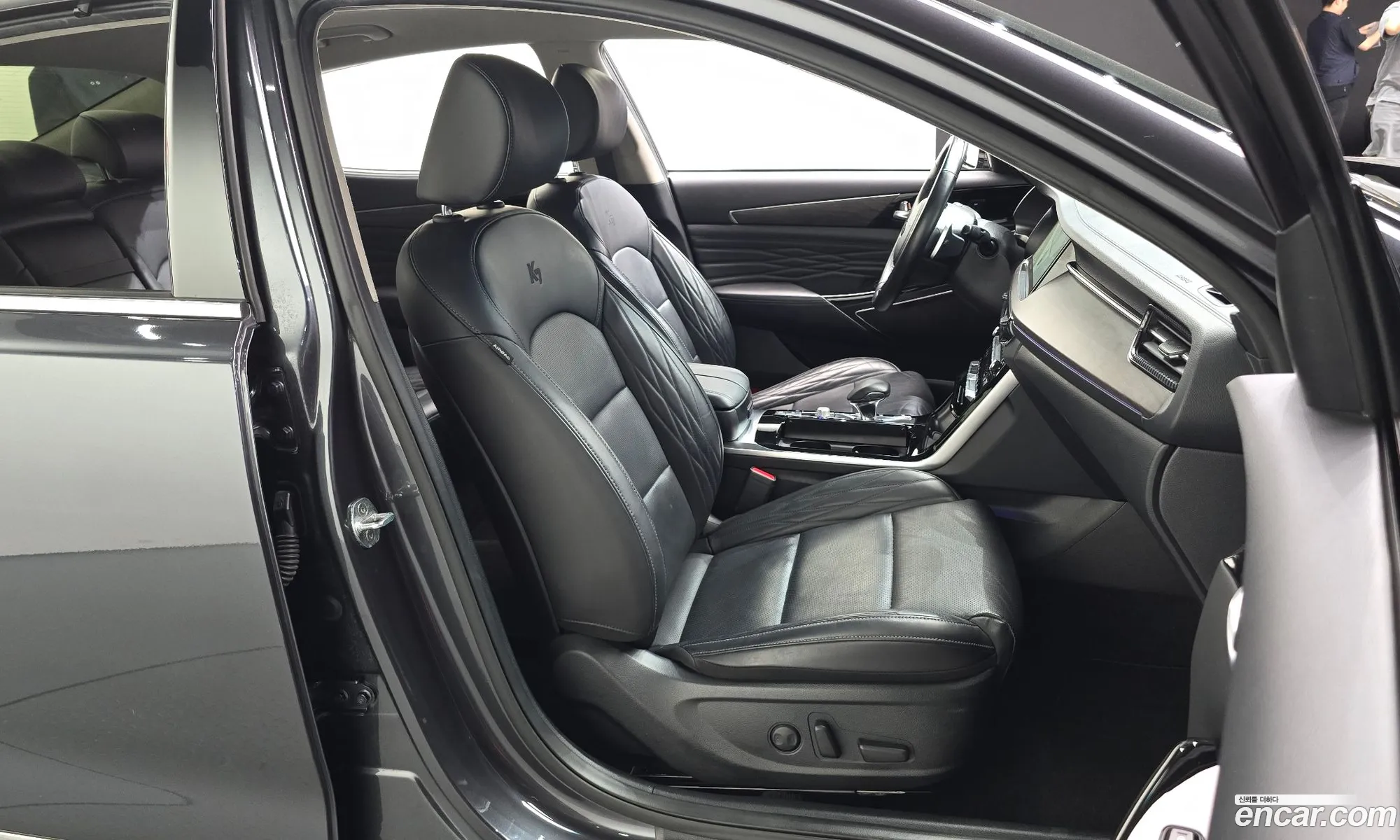 Kia K7 Premier 2020 — 36