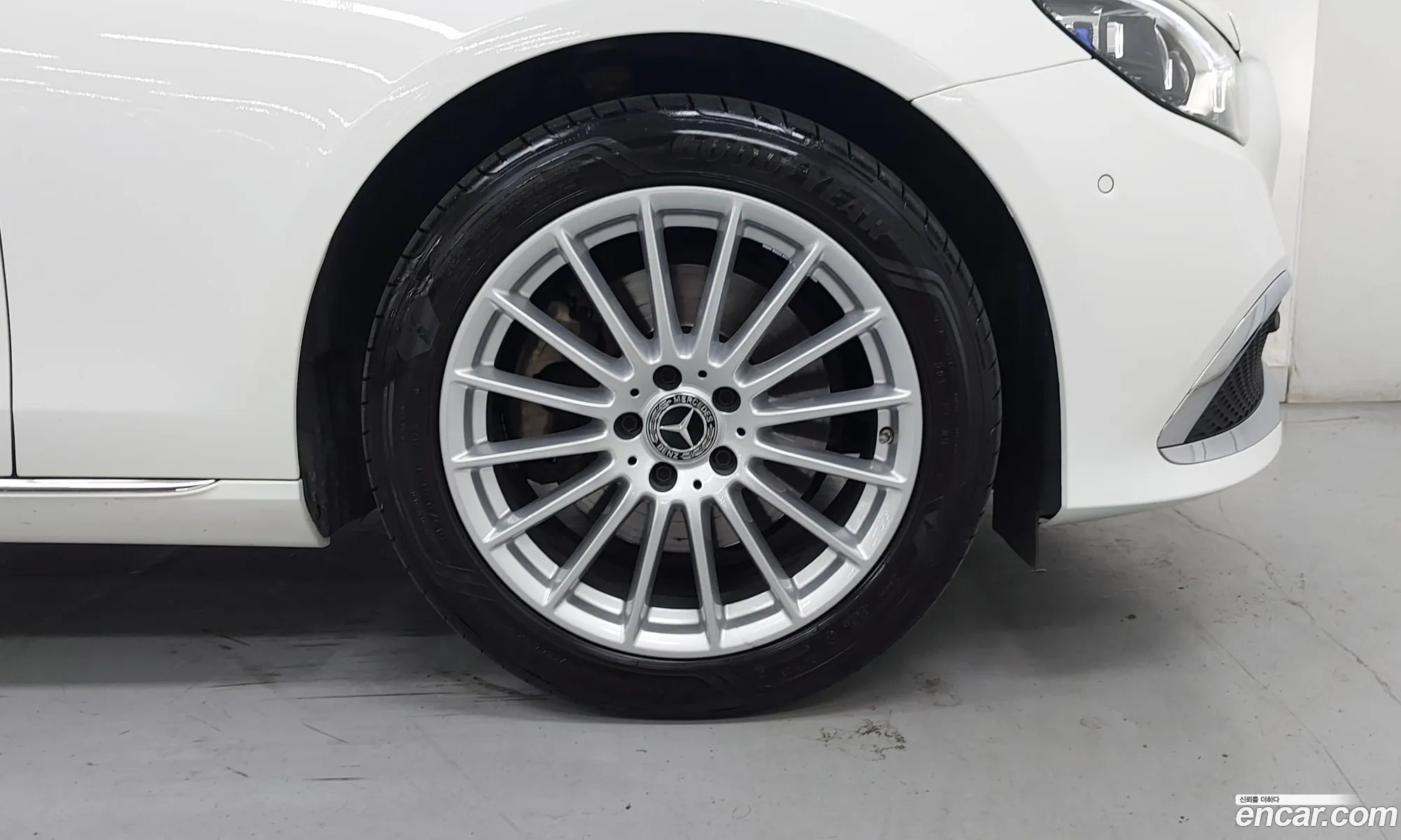 Mercedes-Benz E-Class W213 2023 — 11