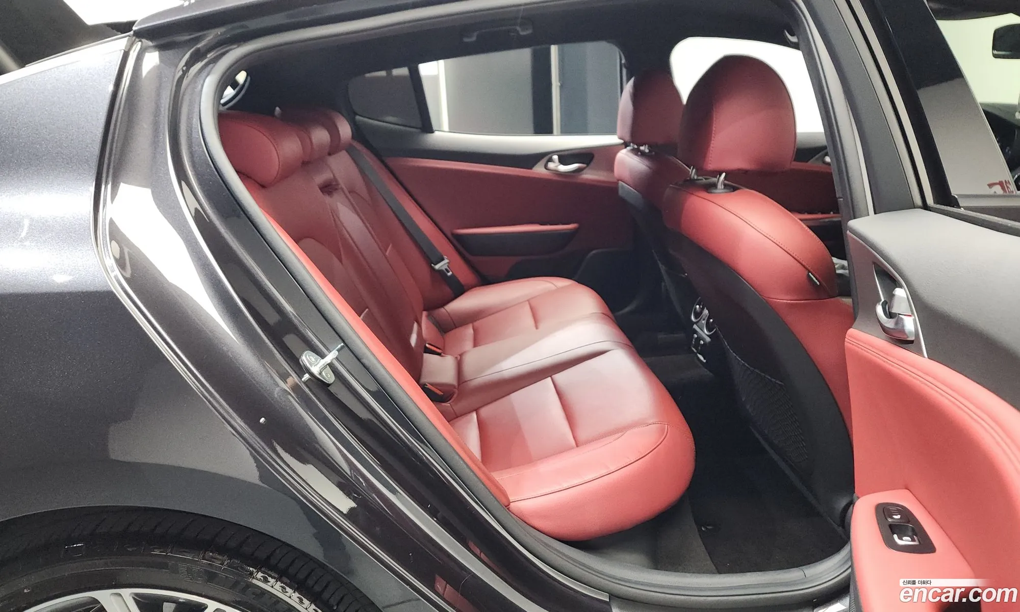 Kia Stinger 2020 — 35