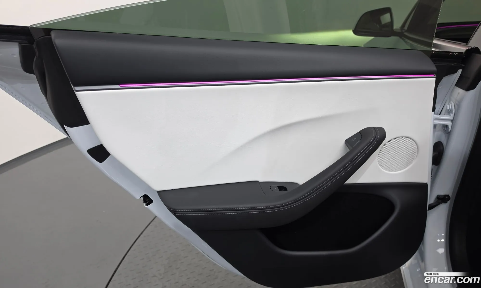 Tesla Model 3 2026 — 7