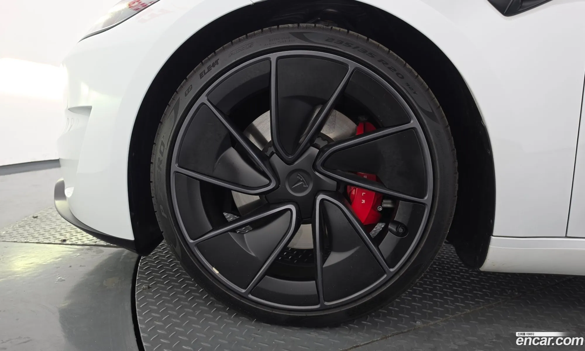 Tesla Model 3 2026 — 15