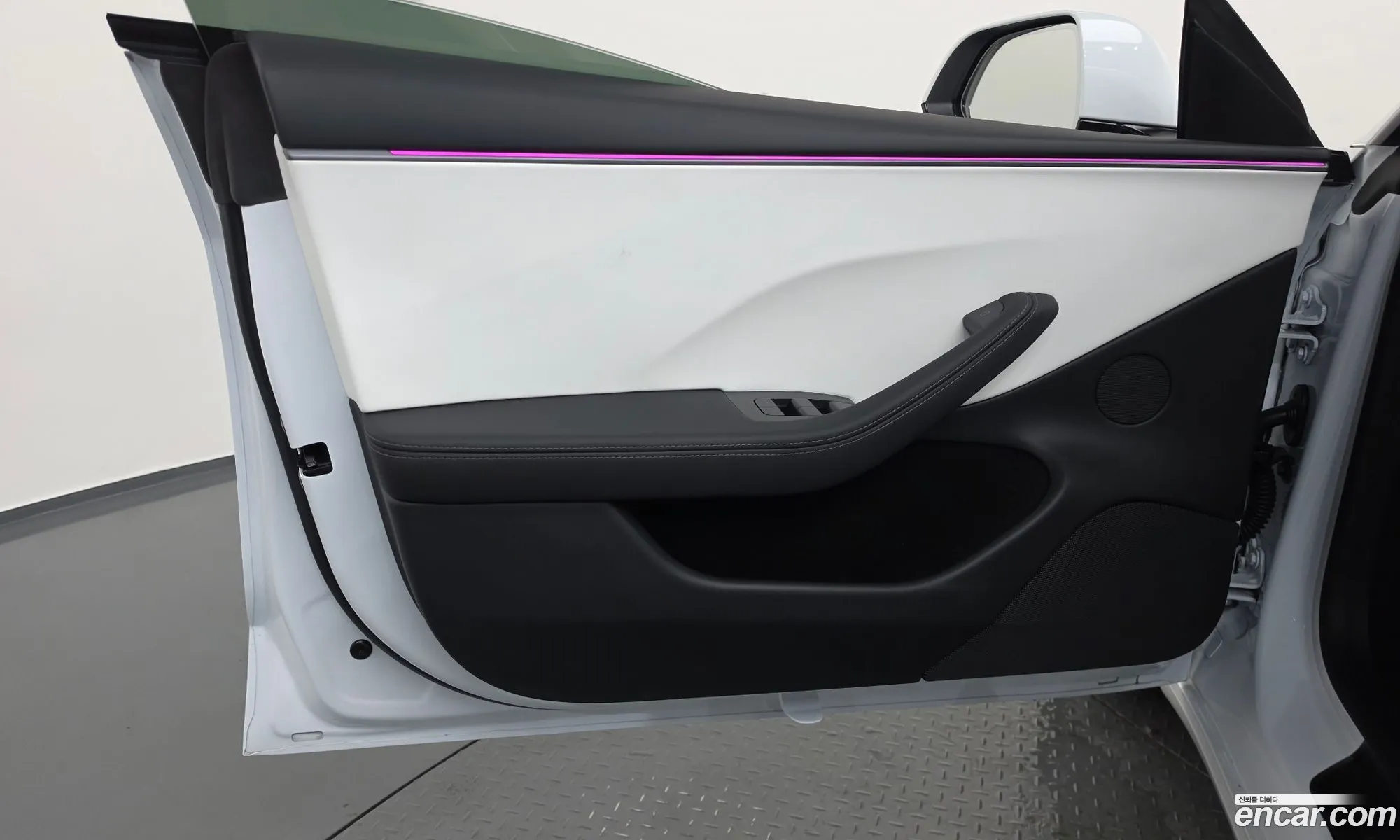 Tesla Model 3 2026 — 20