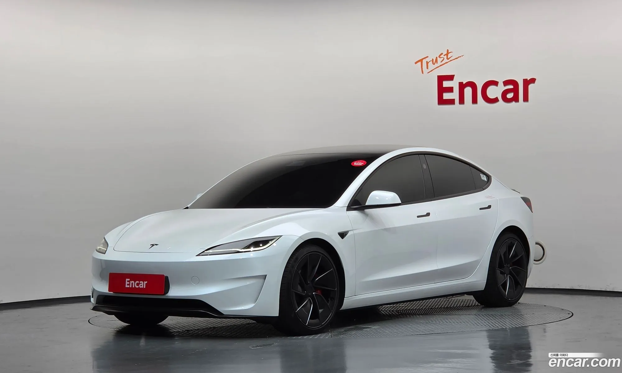 Tesla Model 3 2026 — 27