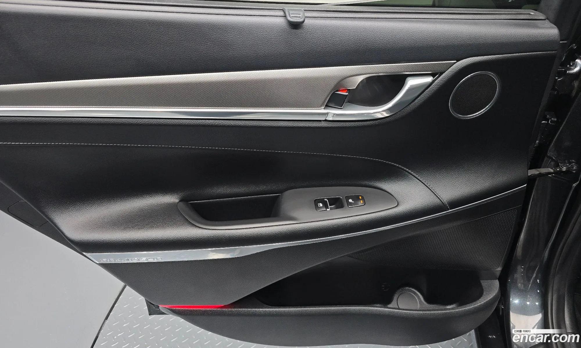 Hyundai Grandeur IG Hybrid 2020 — 17