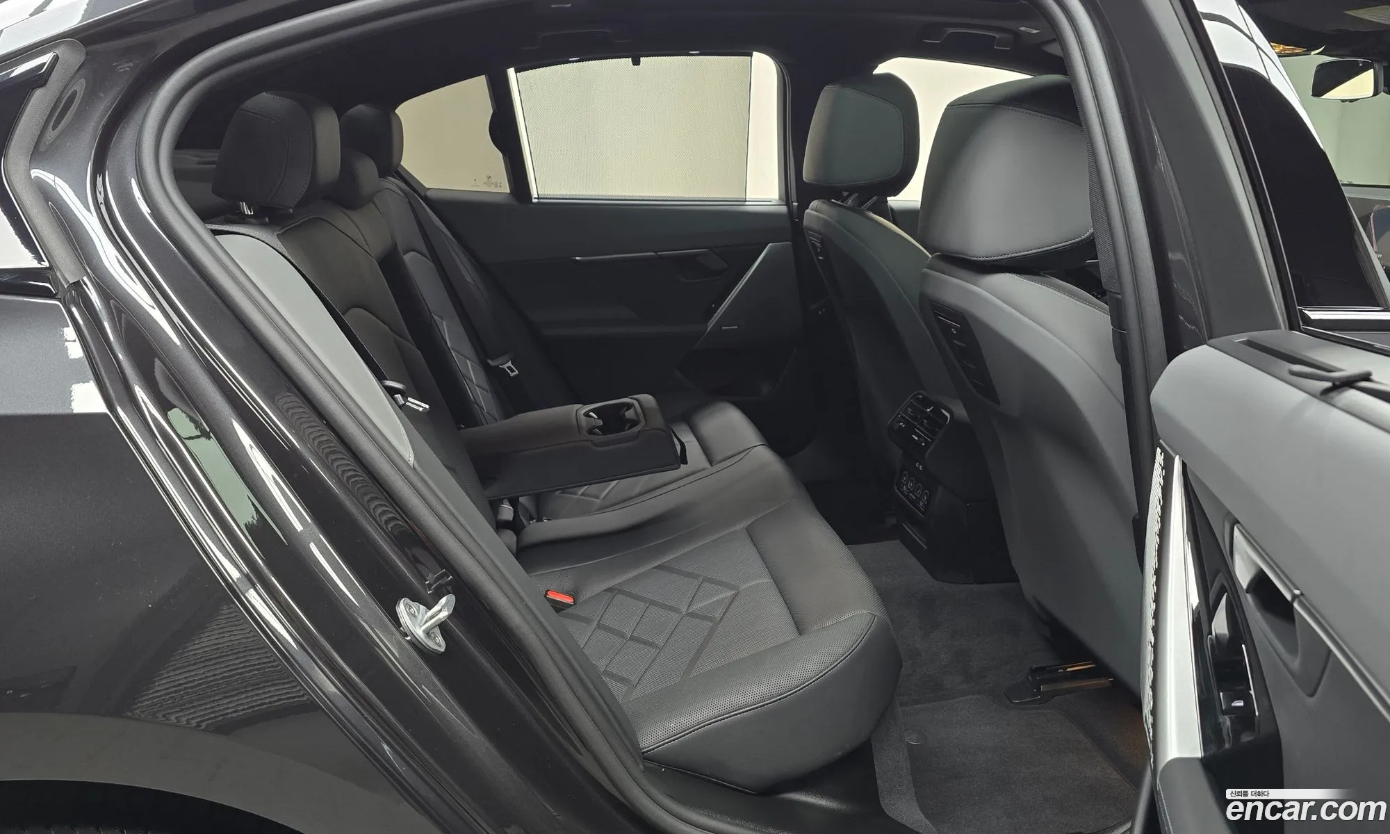 BMW 5 Series 2025 — 11