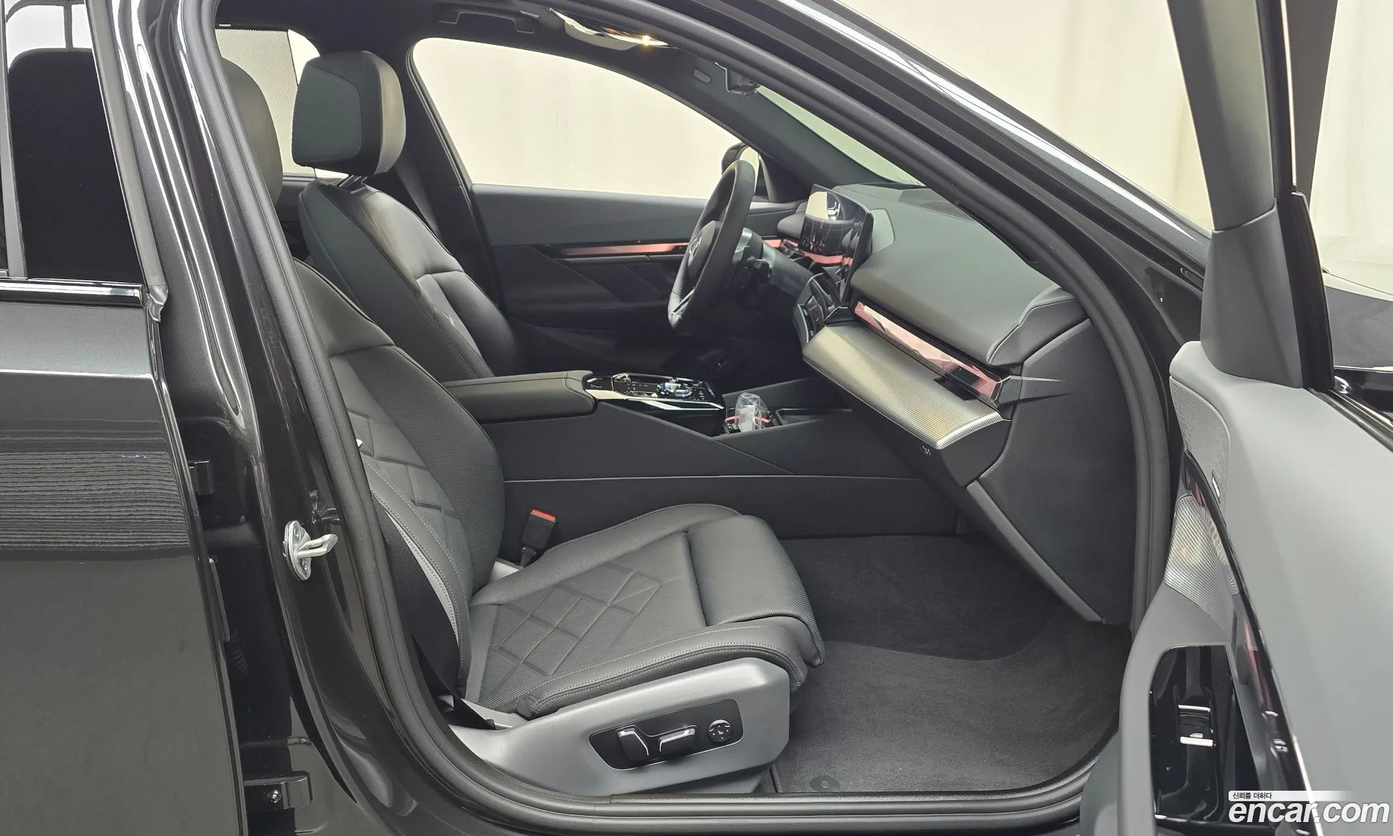 BMW 5 Series 2025 — 26