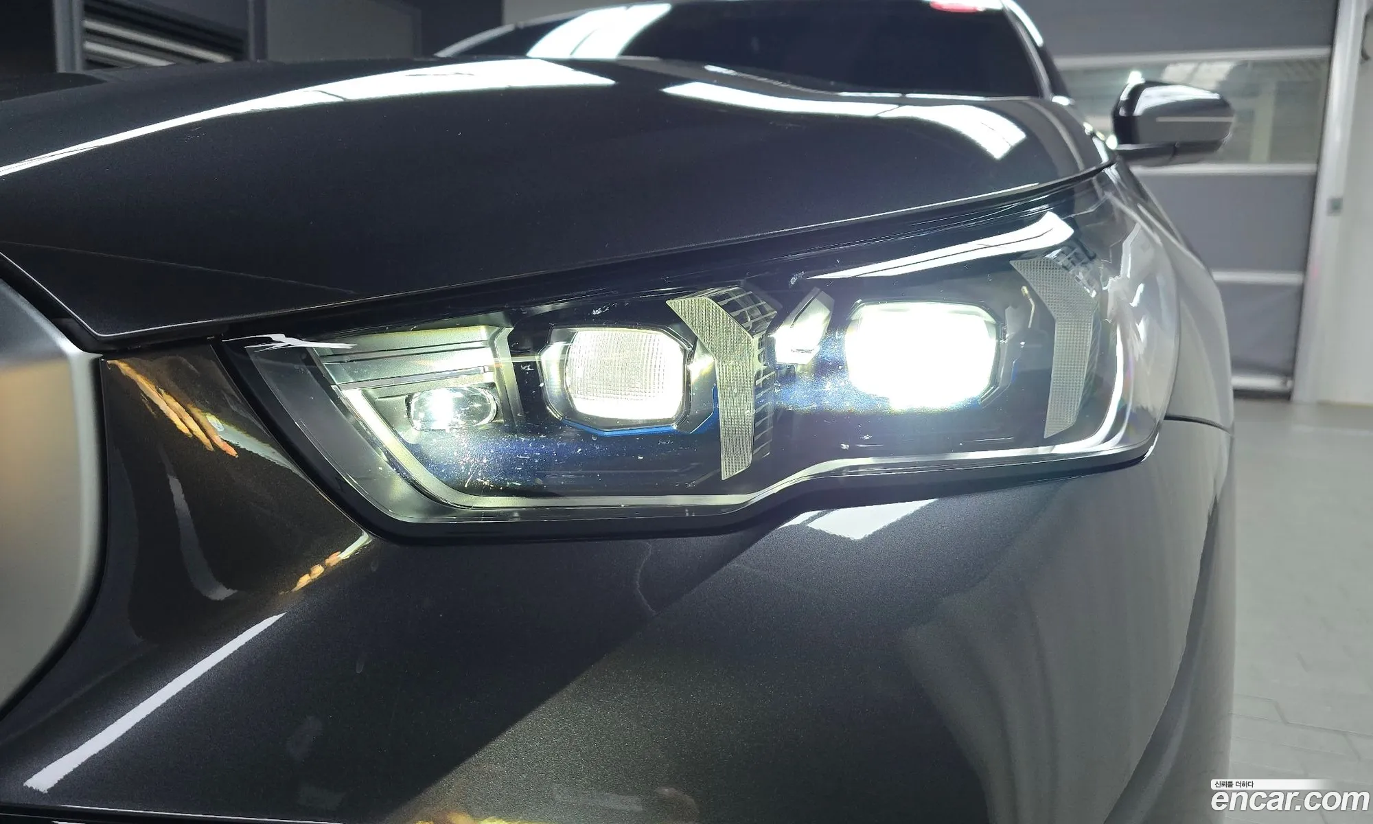 BMW 5 Series 2025 — 18