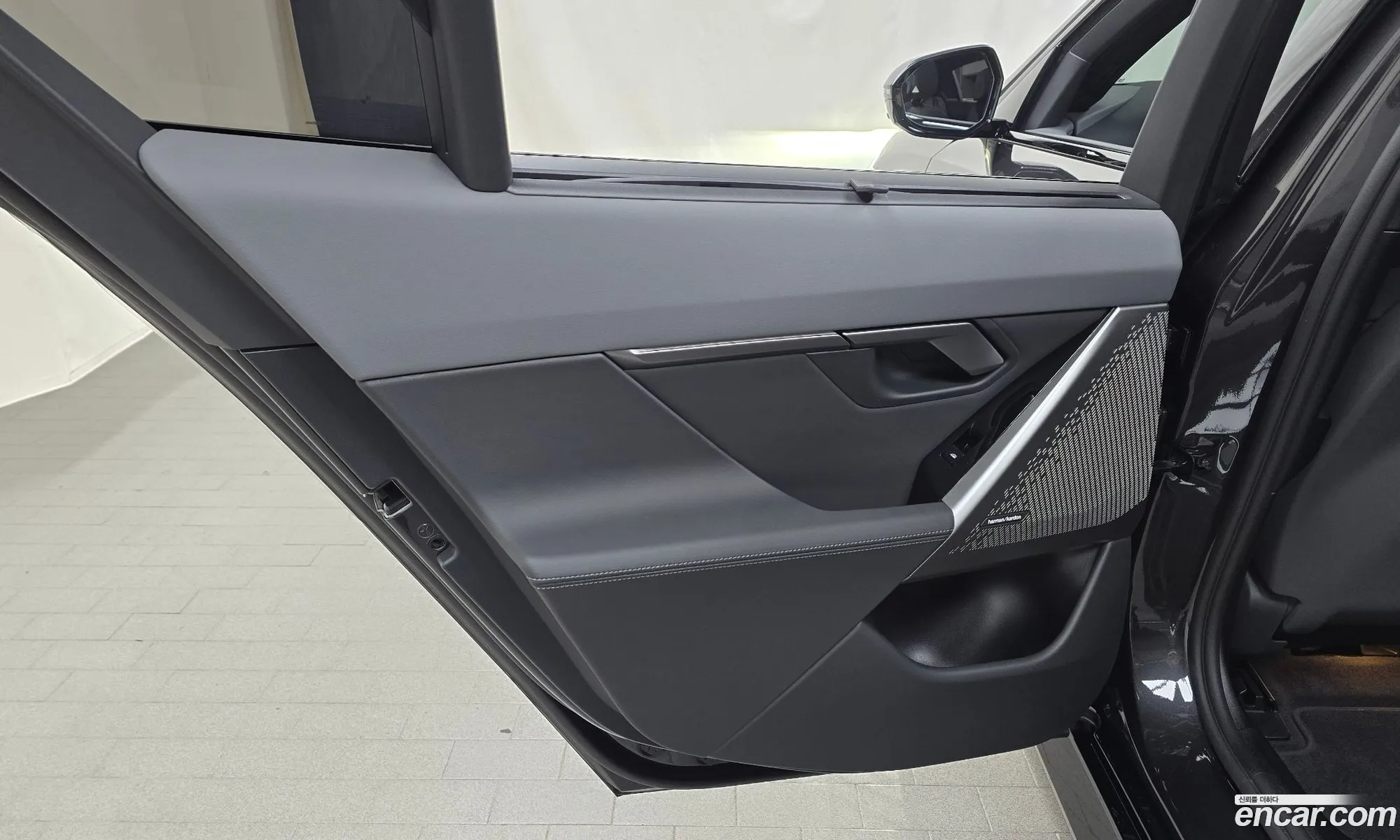 BMW 5 Series 2025 — 24