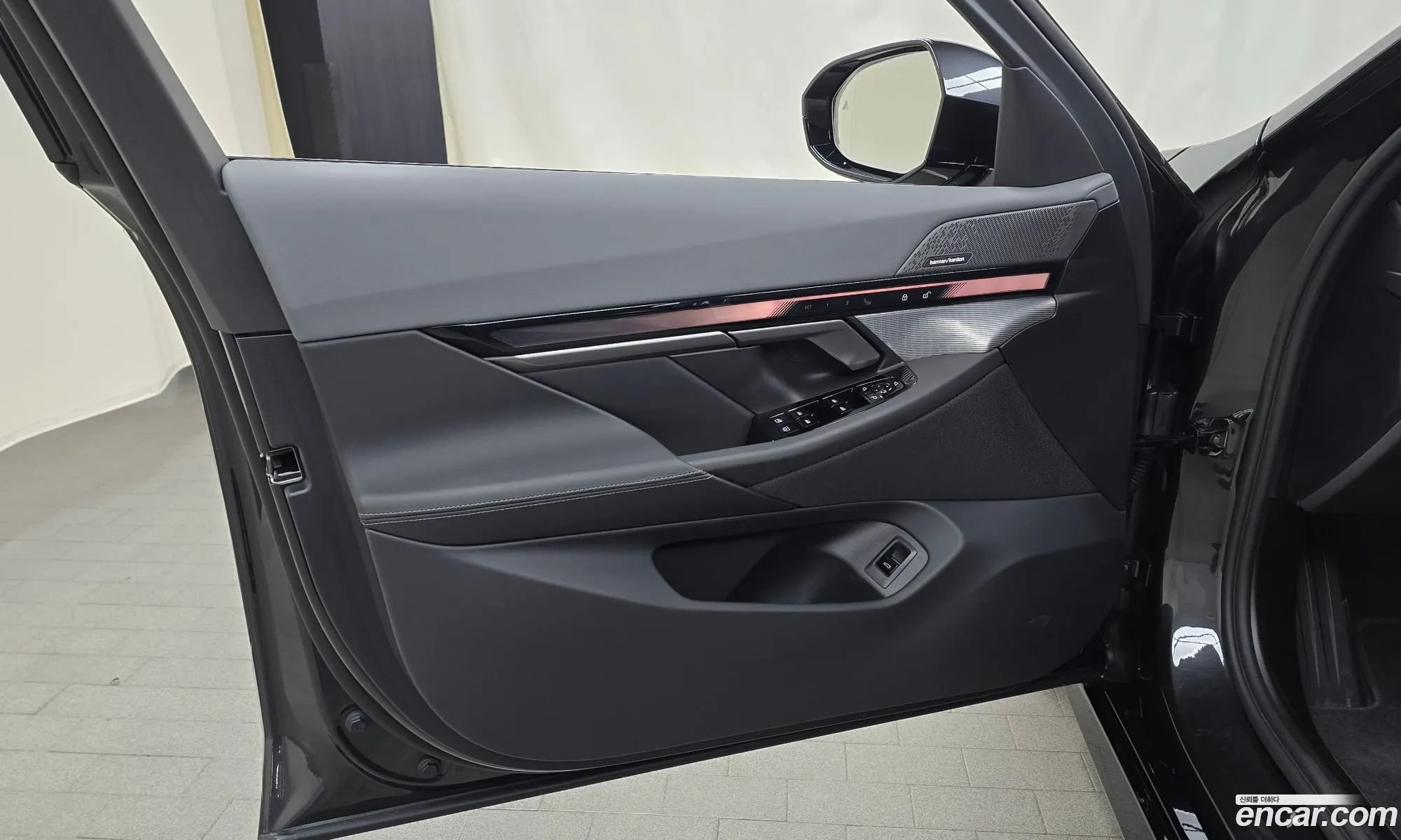 BMW 5 Series 2025 — 31
