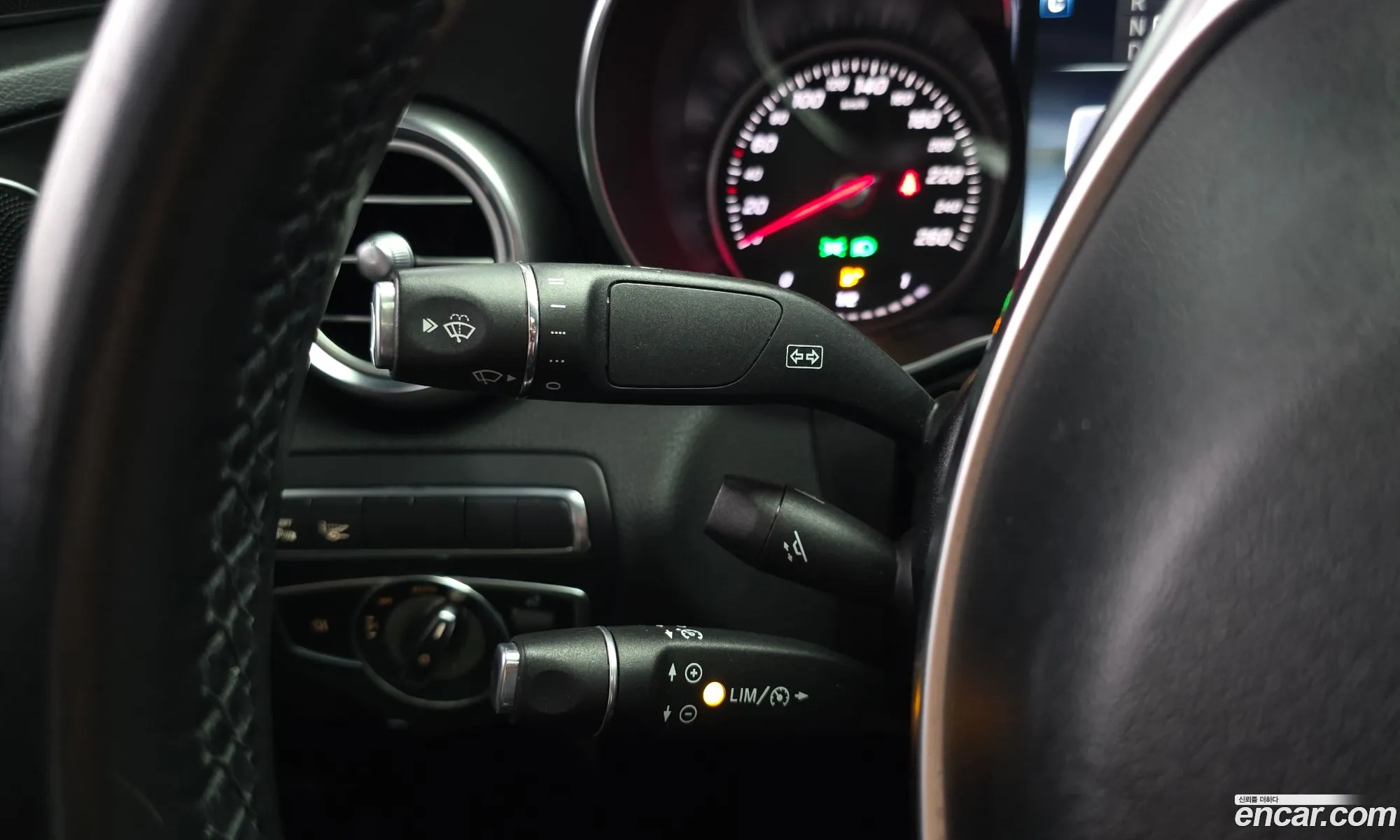 Mercedes-Benz C-Class W205 2017 — 18