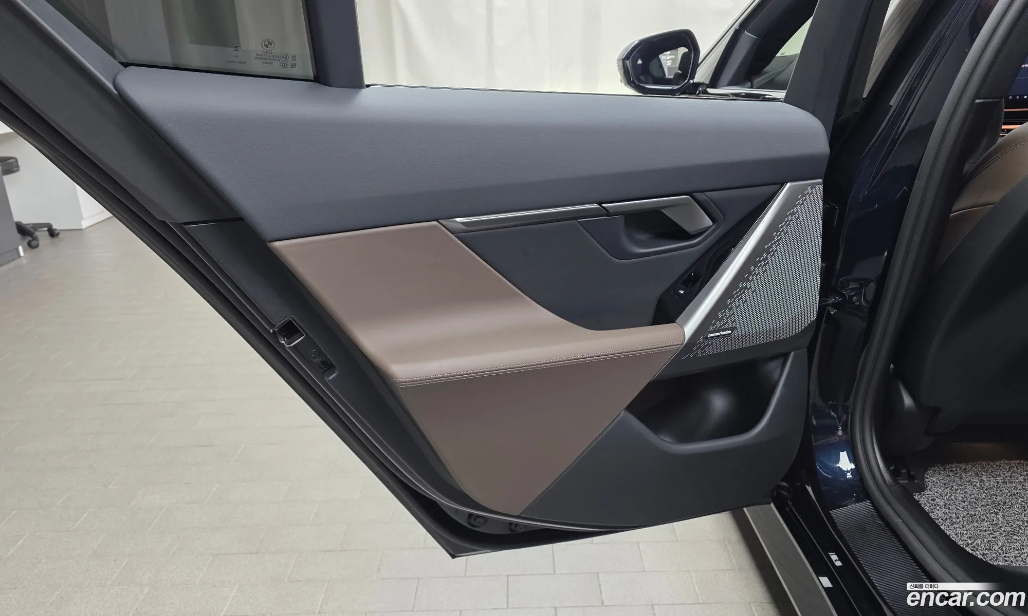 BMW 5 Series 2025 — 28
