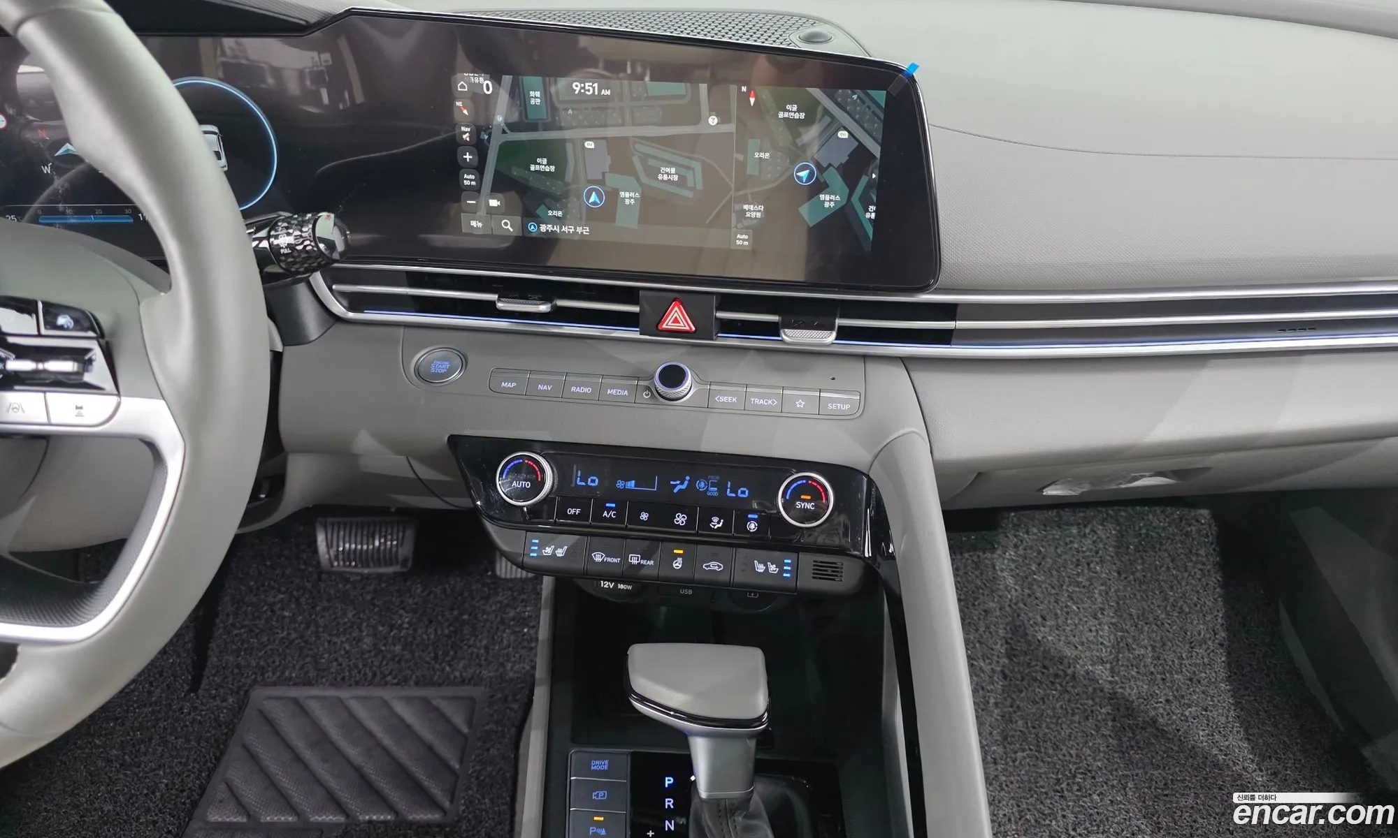 Hyundai Elantra 2025 — 2
