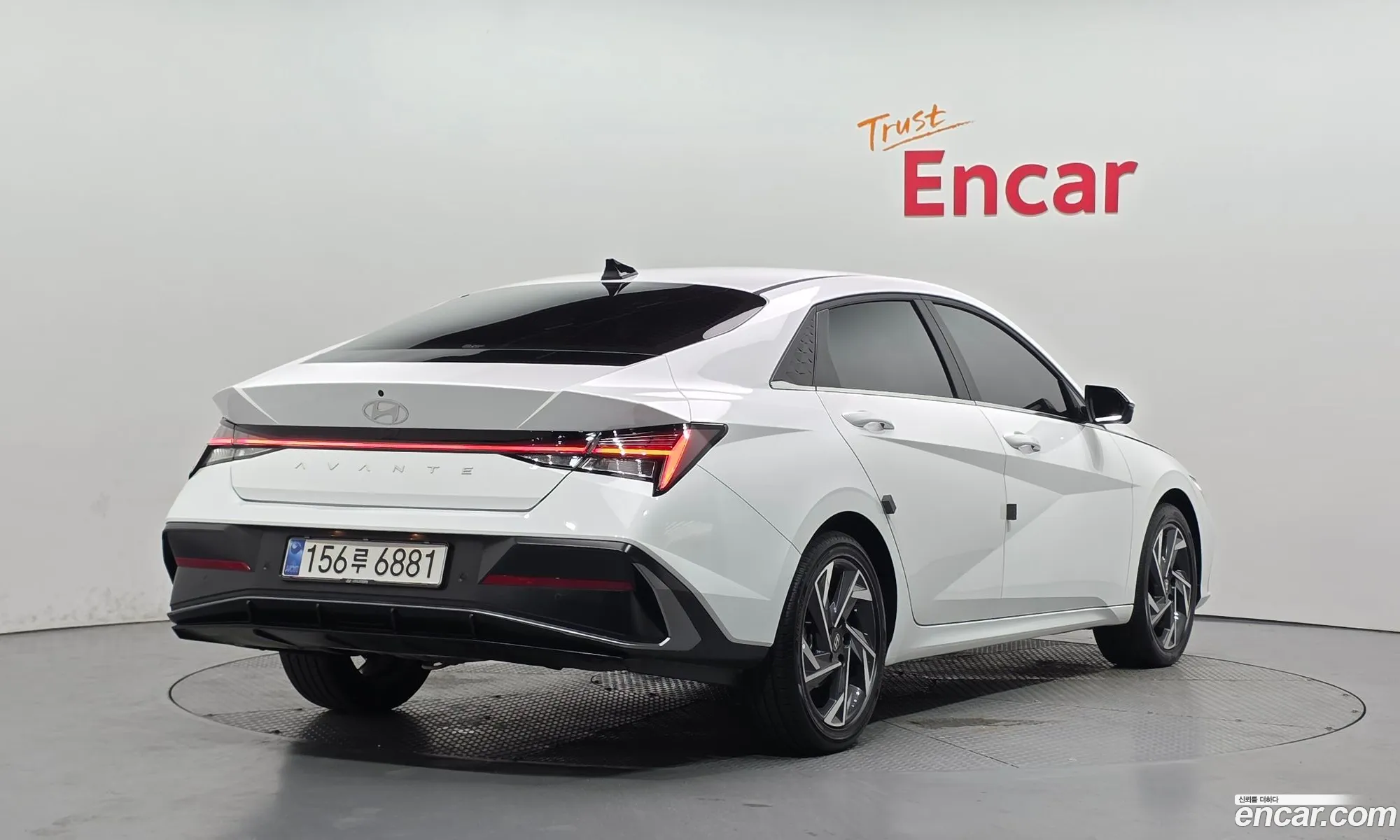 Hyundai Elantra 2025 — 24
