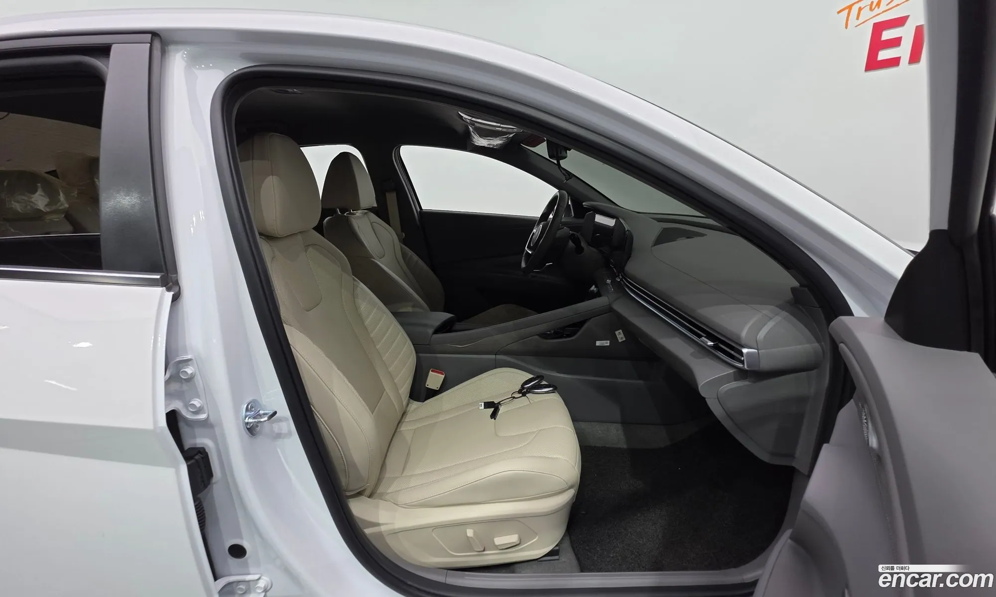 Hyundai Elantra 2025 — 31