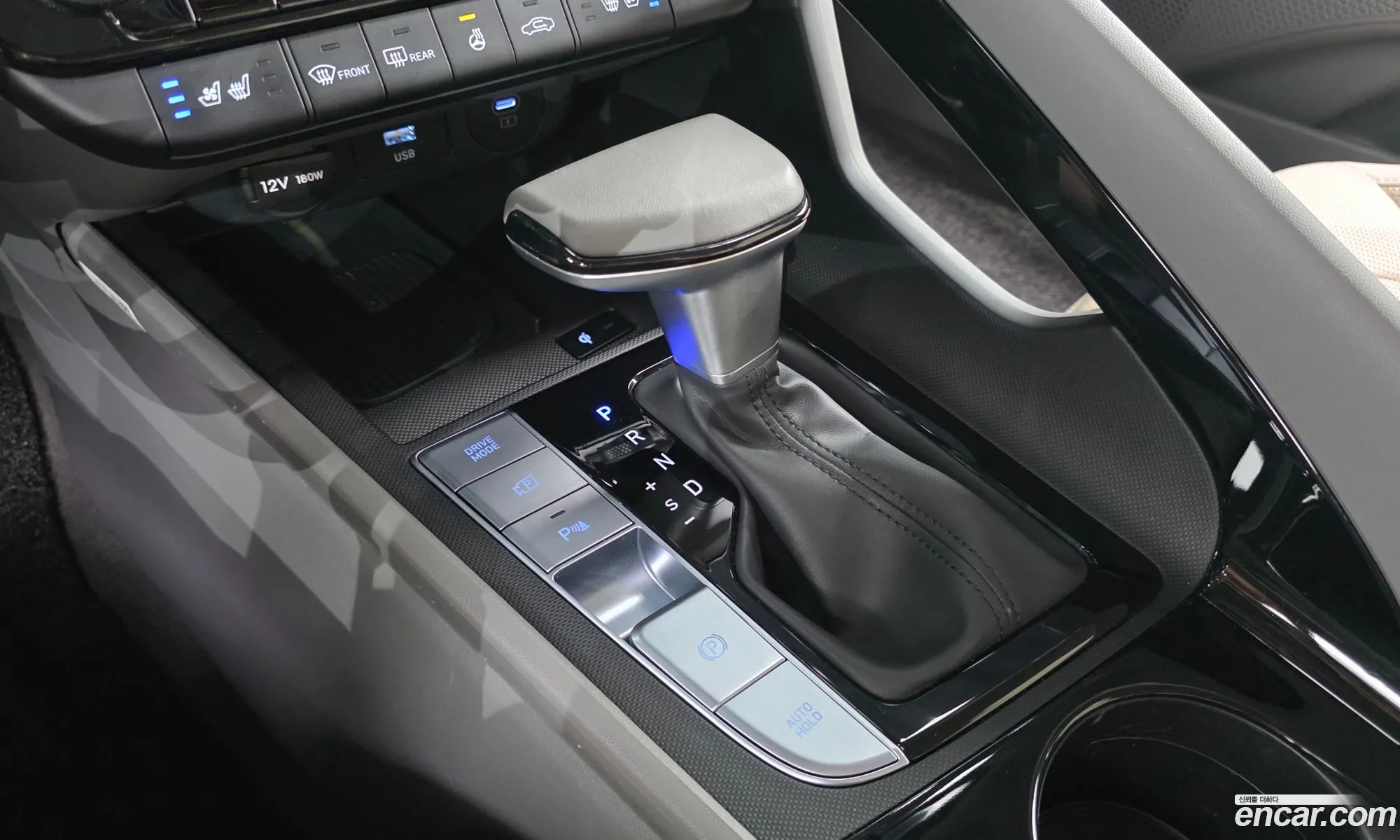 Hyundai Elantra 2025 — 22