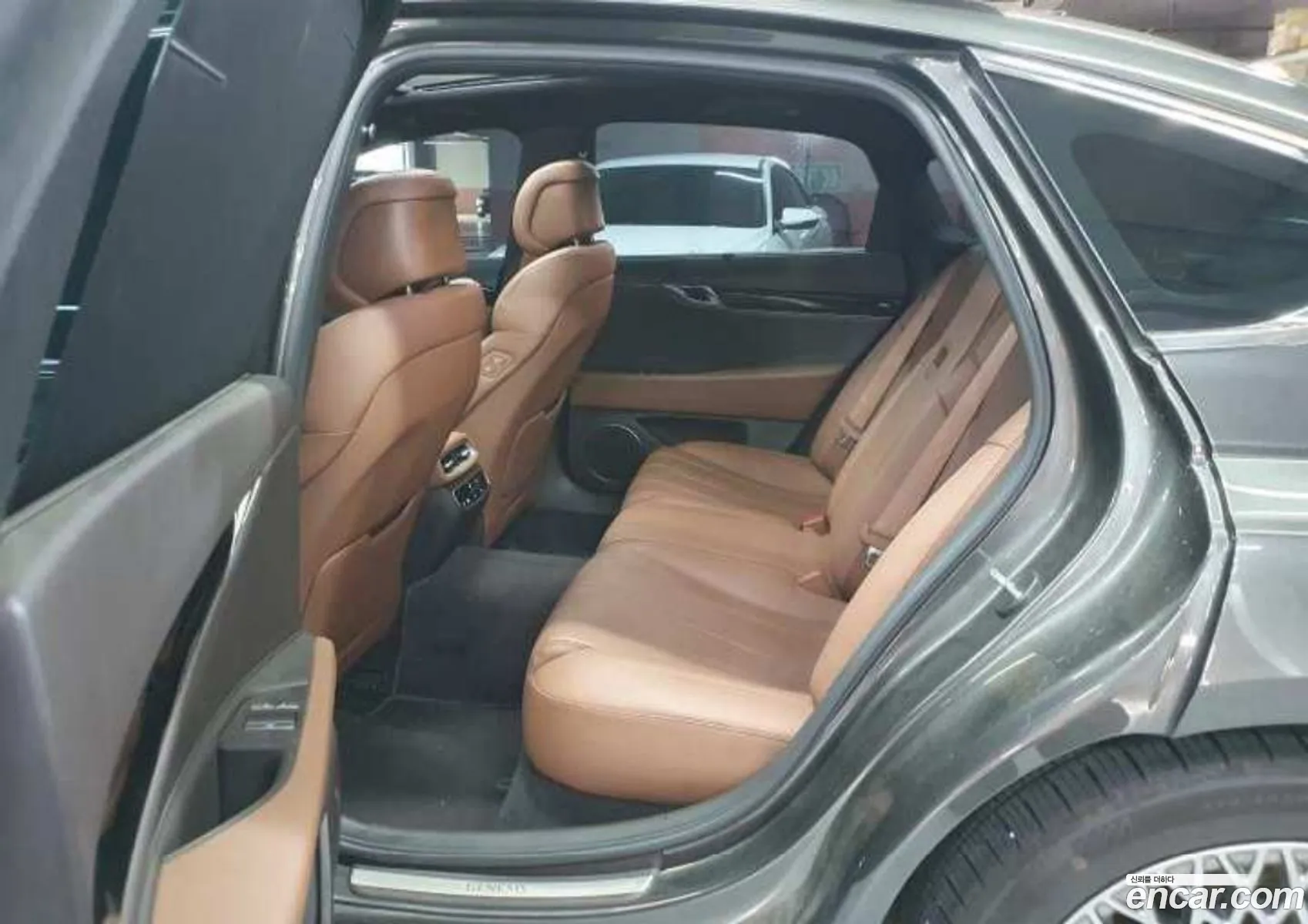Genesis G80 2022 — 10