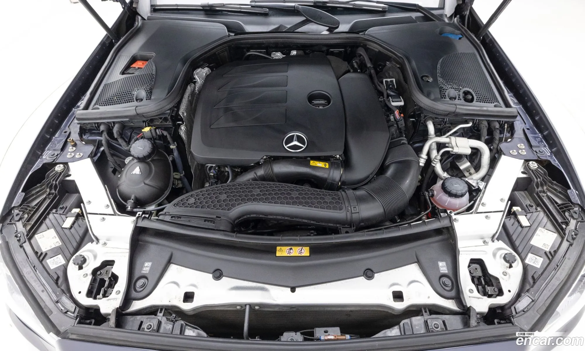 Mercedes-Benz E-Class W213 2022 — 16