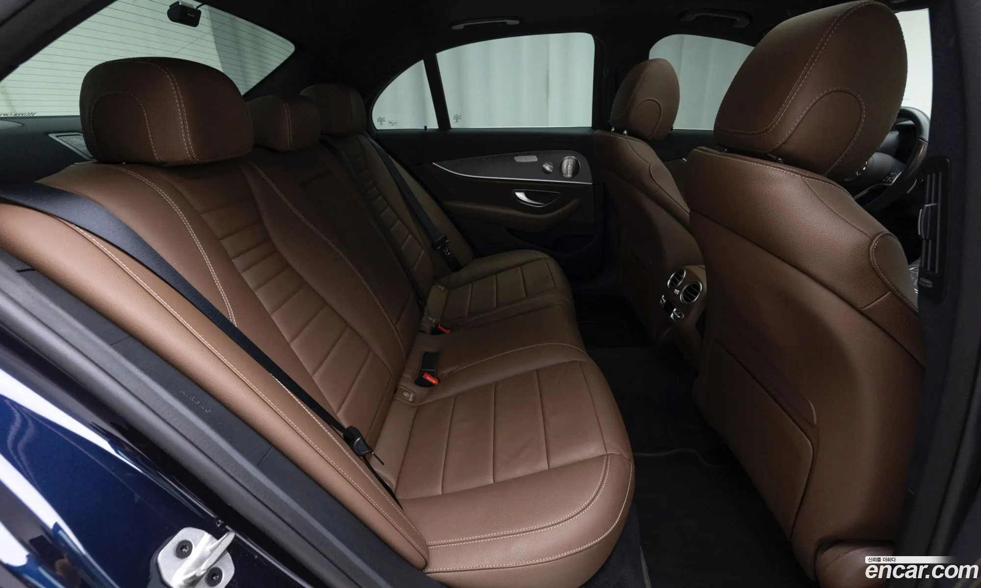 Mercedes-Benz E-Class W213 2022 — 18