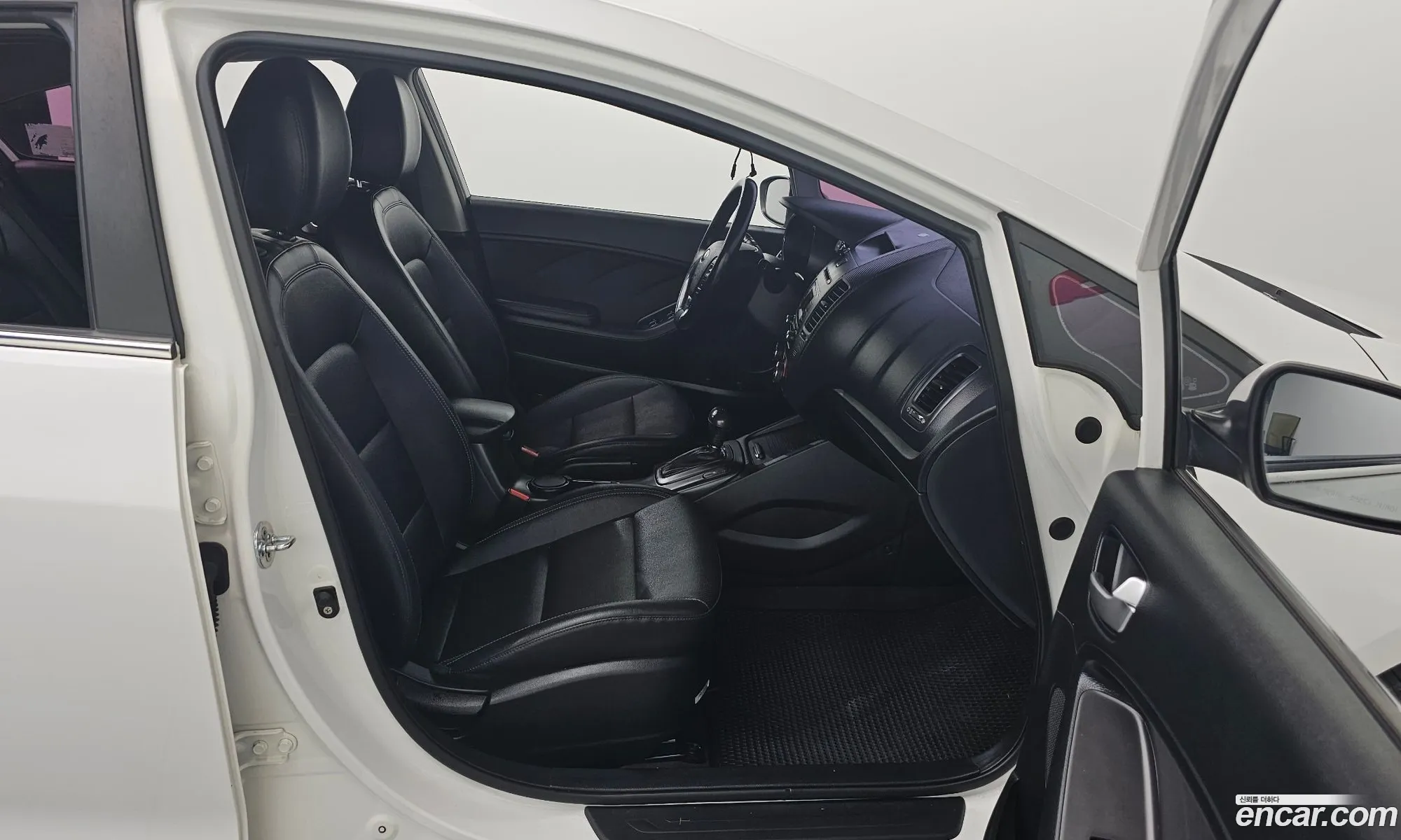 Kia K3 2015 — 30