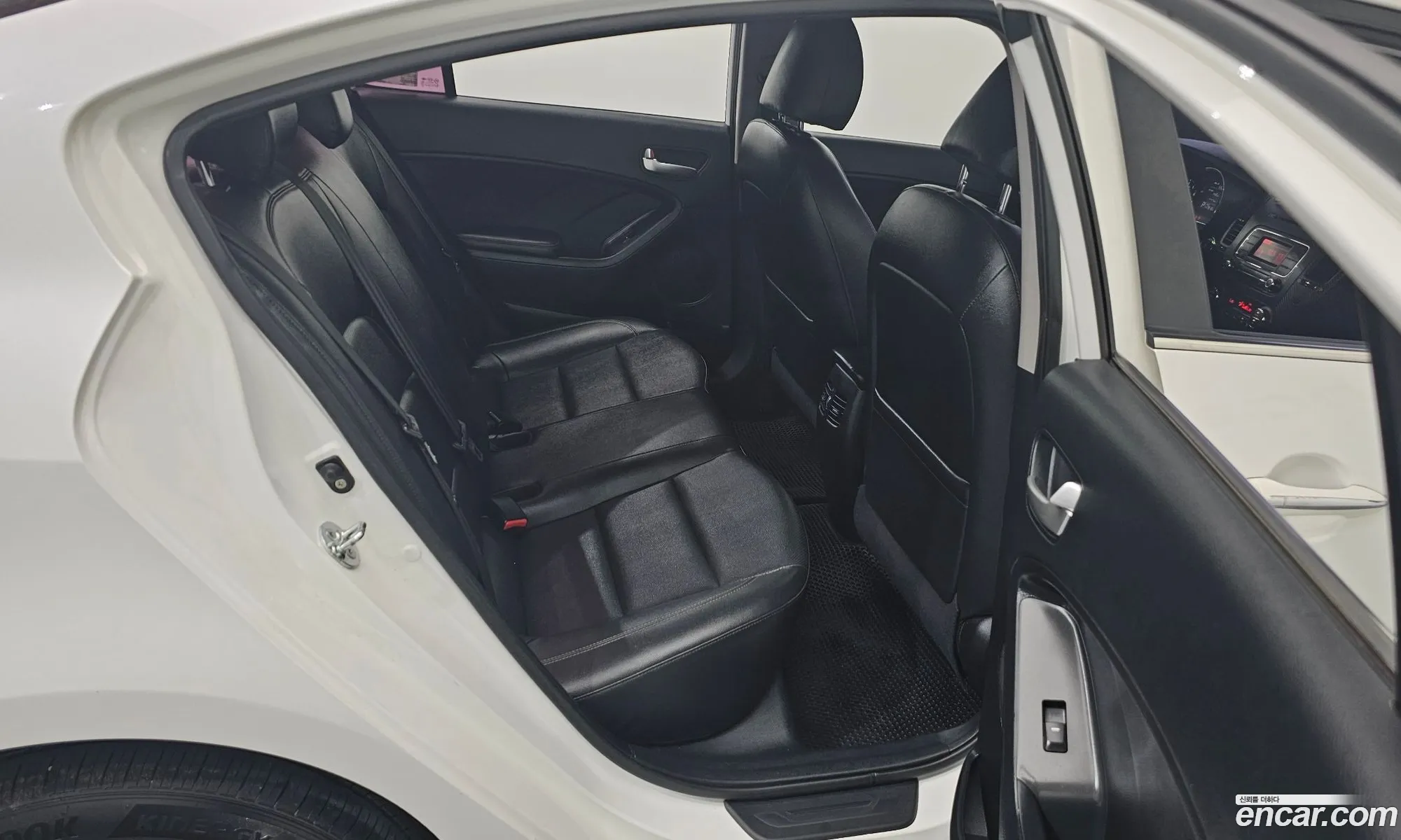 Kia K3 2015 — 3