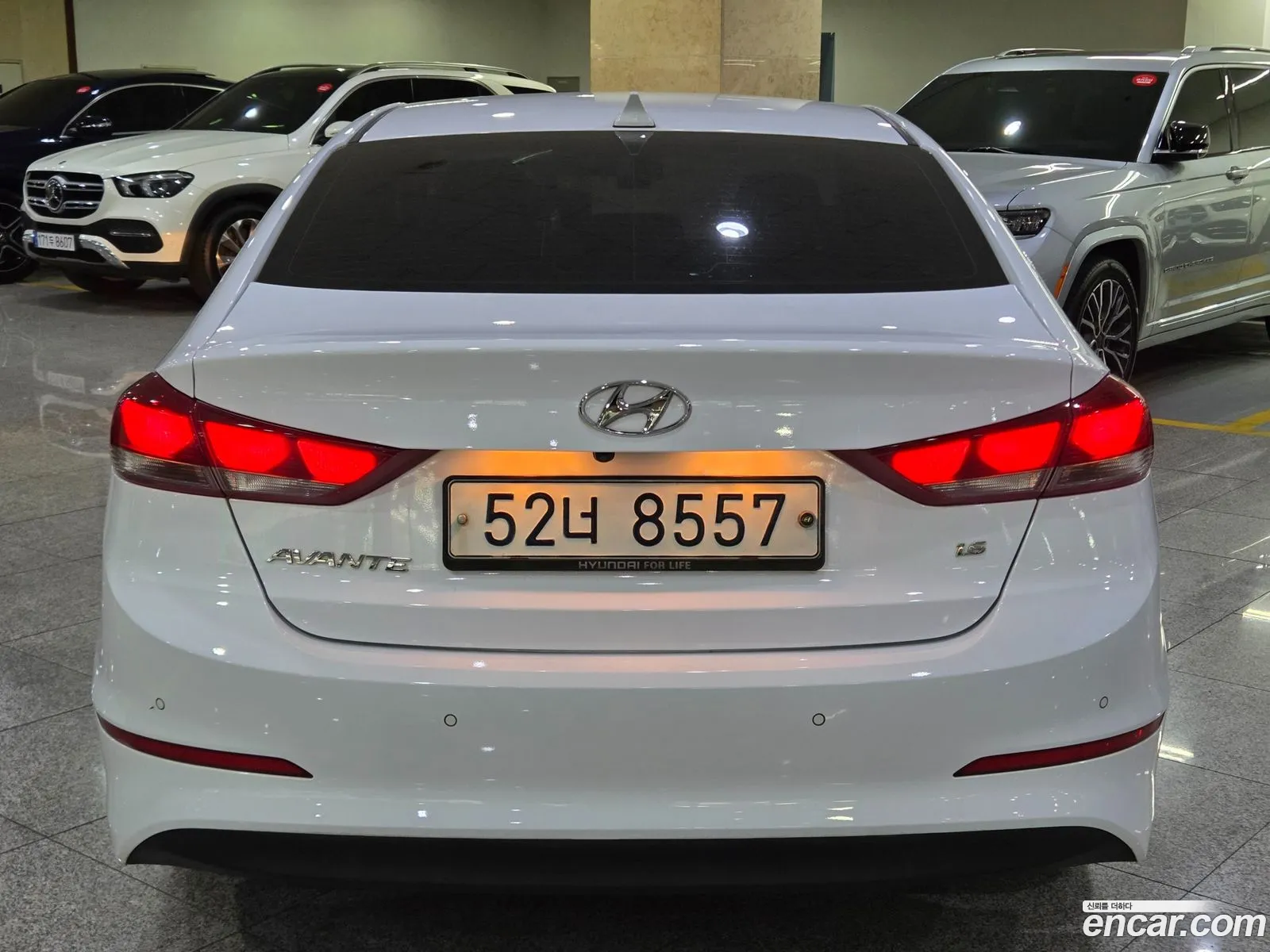 Hyundai Elantra AD 2018 — 14