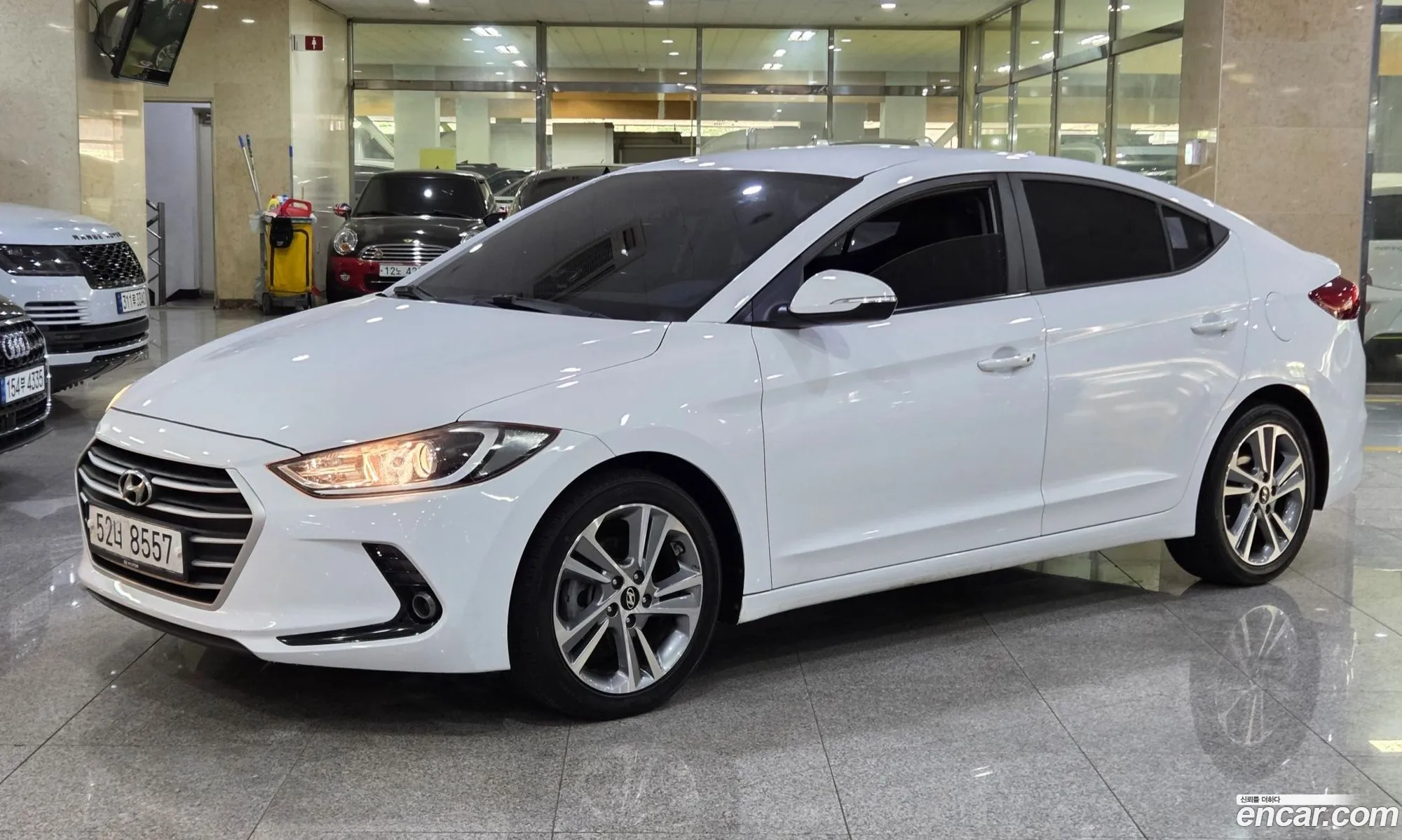 Hyundai Elantra AD 2018 — 17