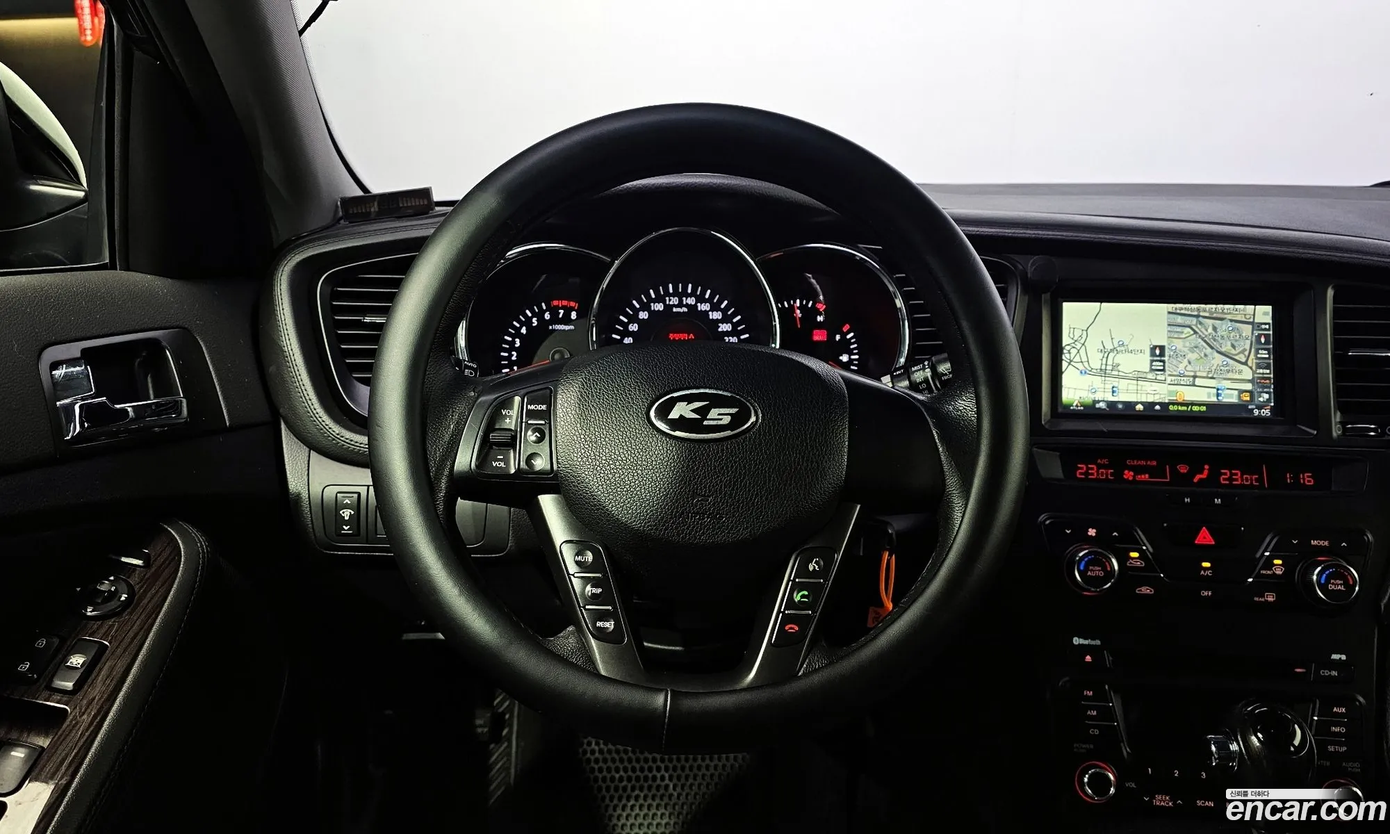 Kia K5 2010 — 11