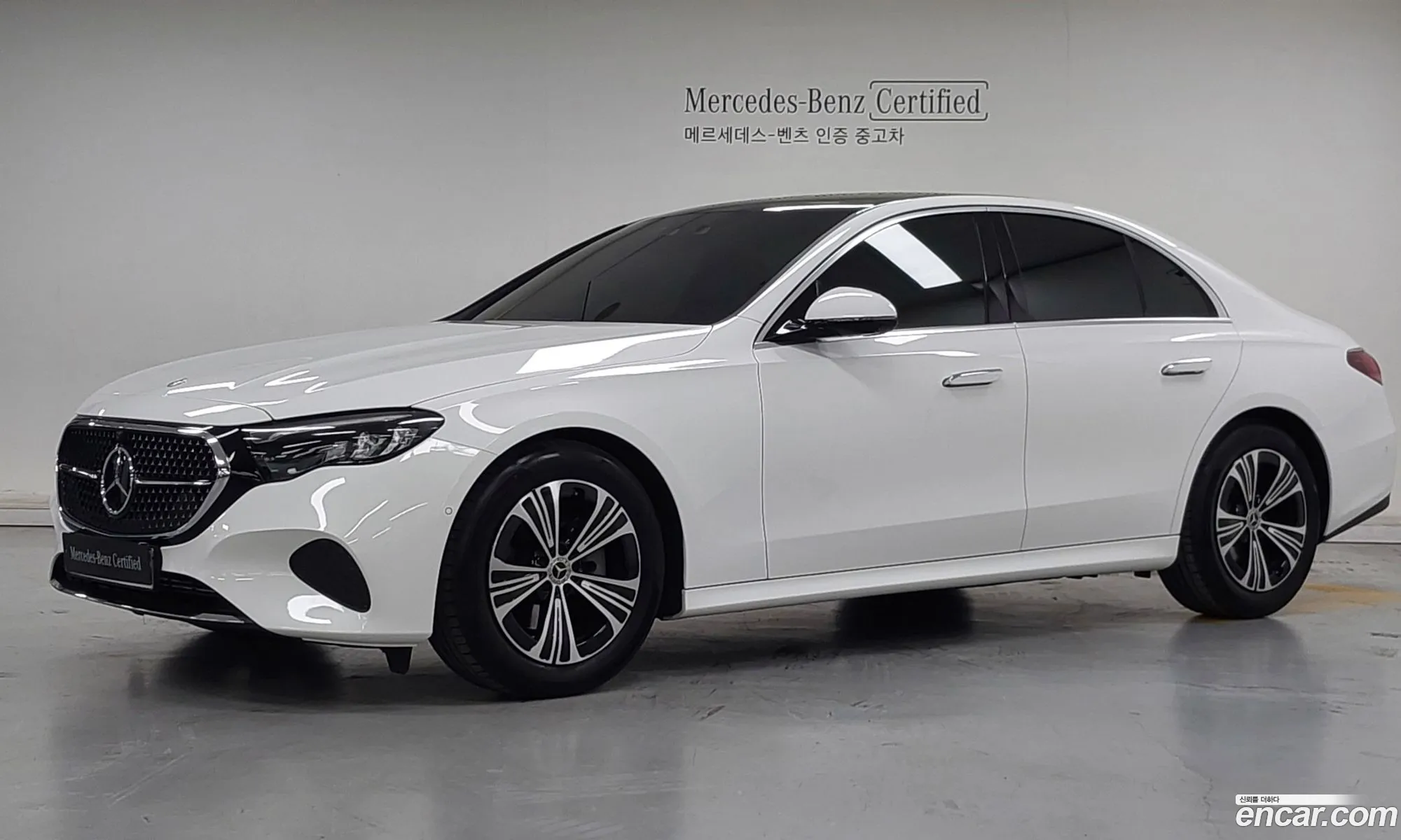 Mercedes-Benz E-Class W214 2025 — 19
