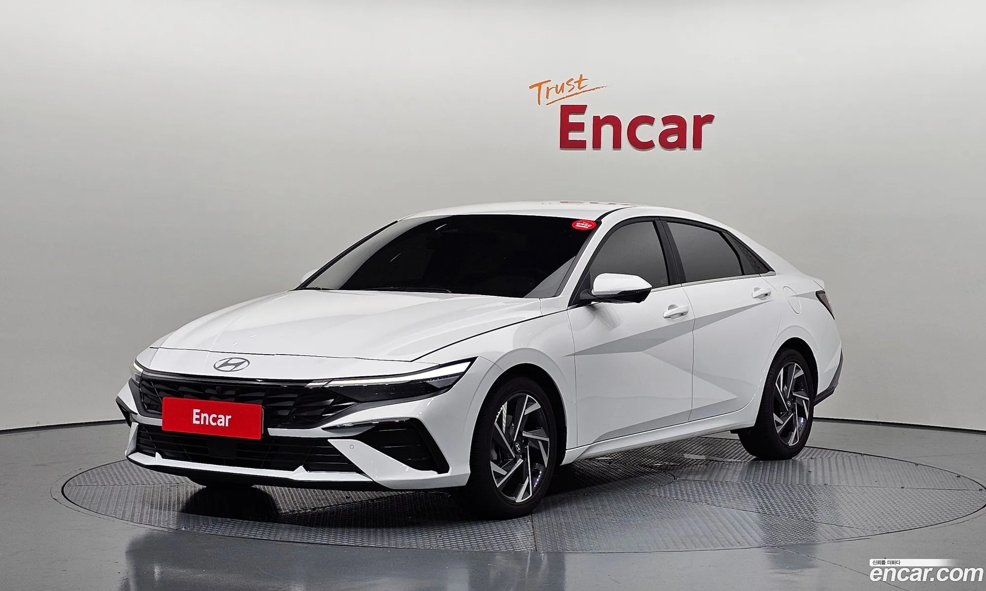 Hyundai Elantra 2023 — 3