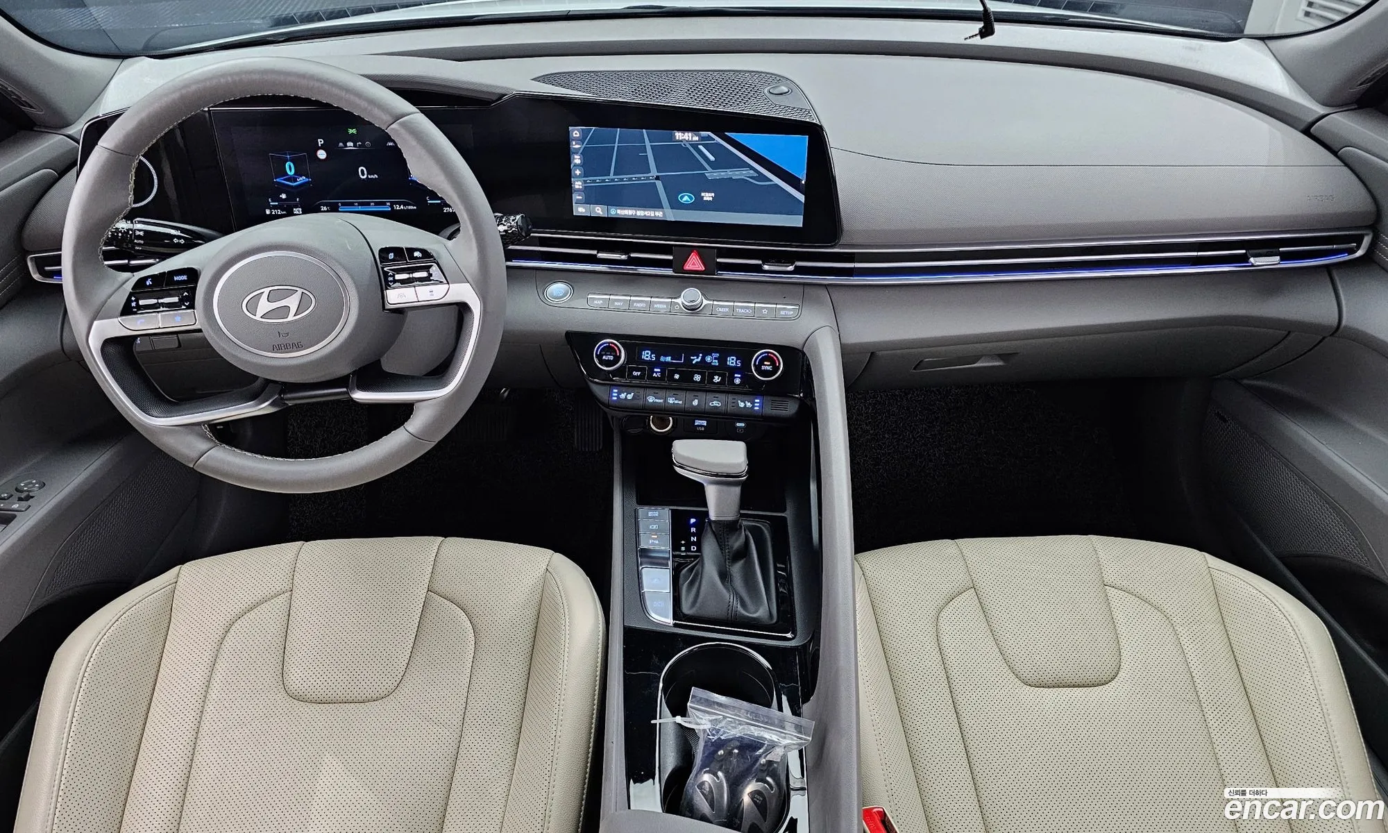 Hyundai Elantra 2023 — 14