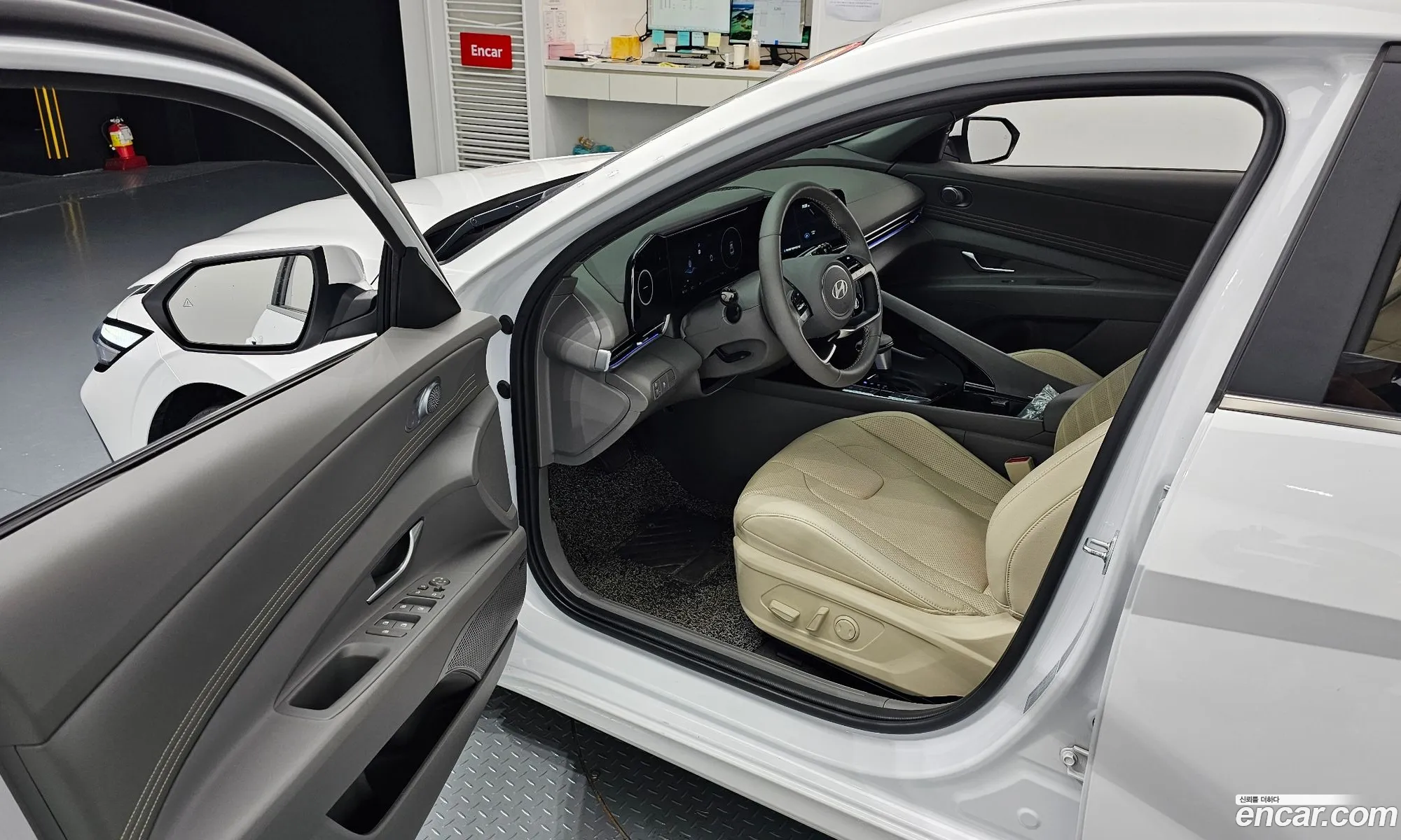 Hyundai Elantra 2023 — 7