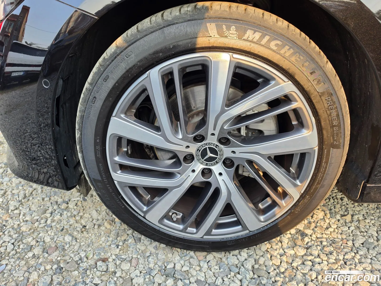 Mercedes-Benz E-Class W214 2025 — 13