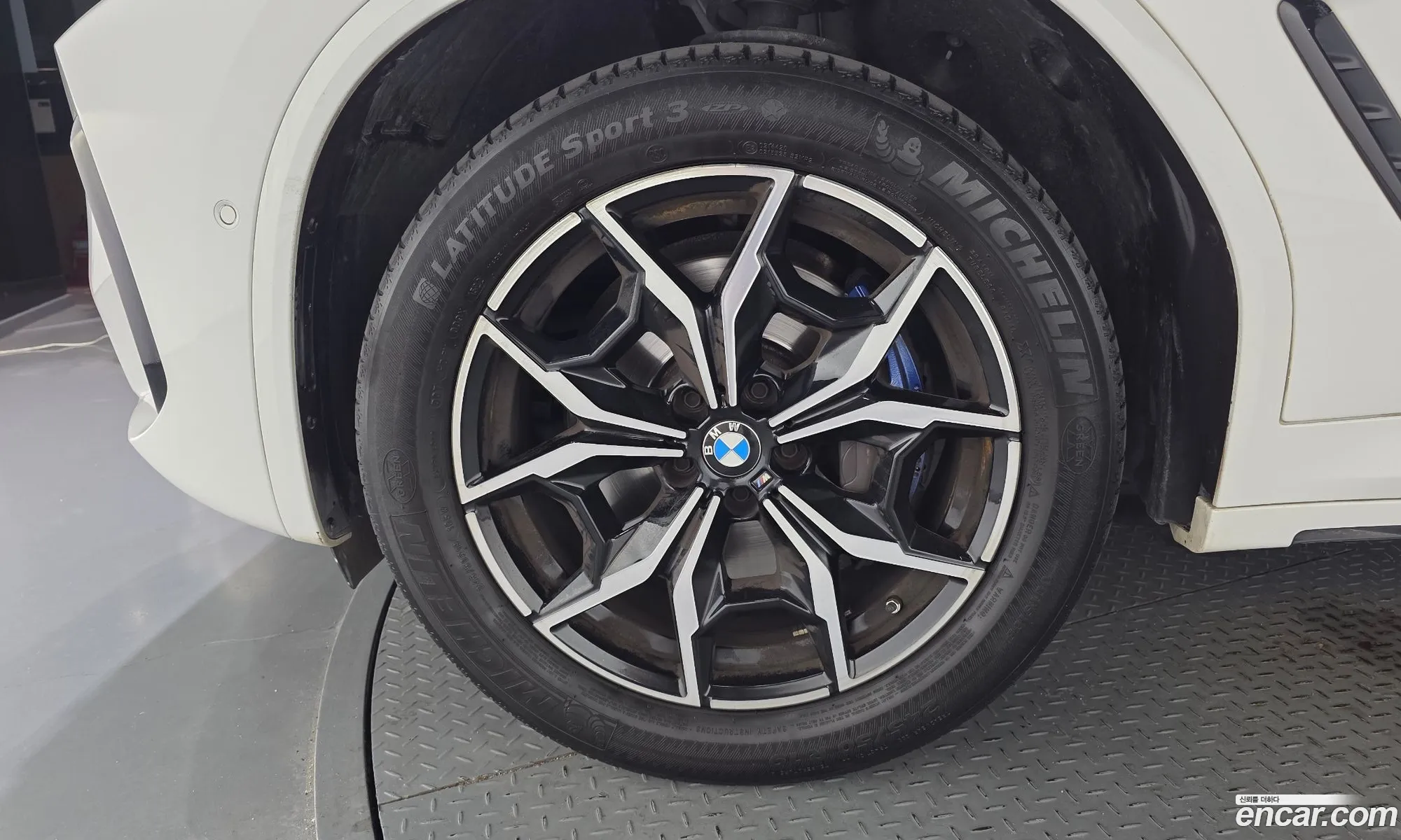 BMW X4 2023 — 17