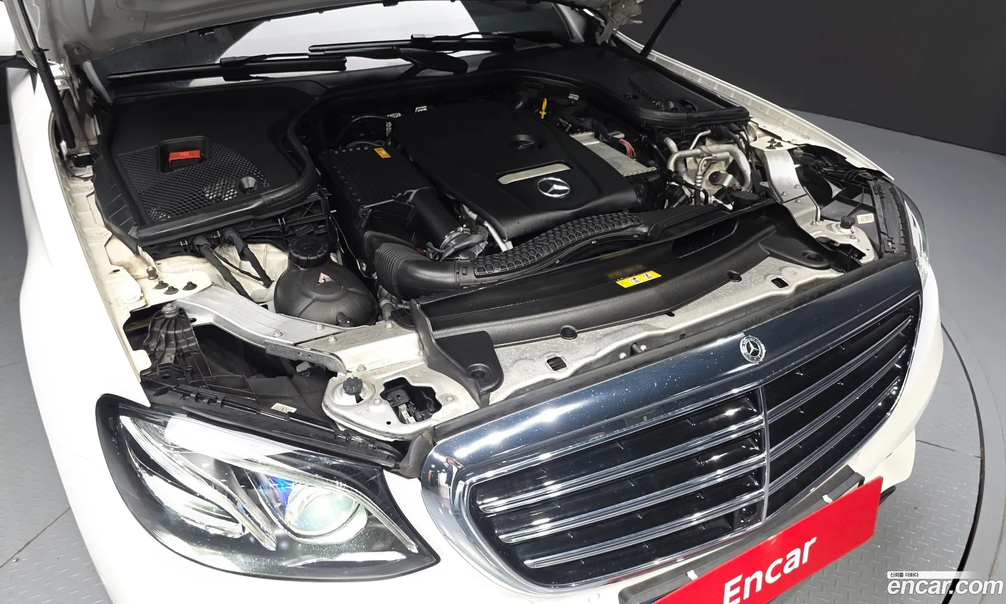 Mercedes-Benz E-Class W213 2018 WDDZF4KB2JA484766 — 9
