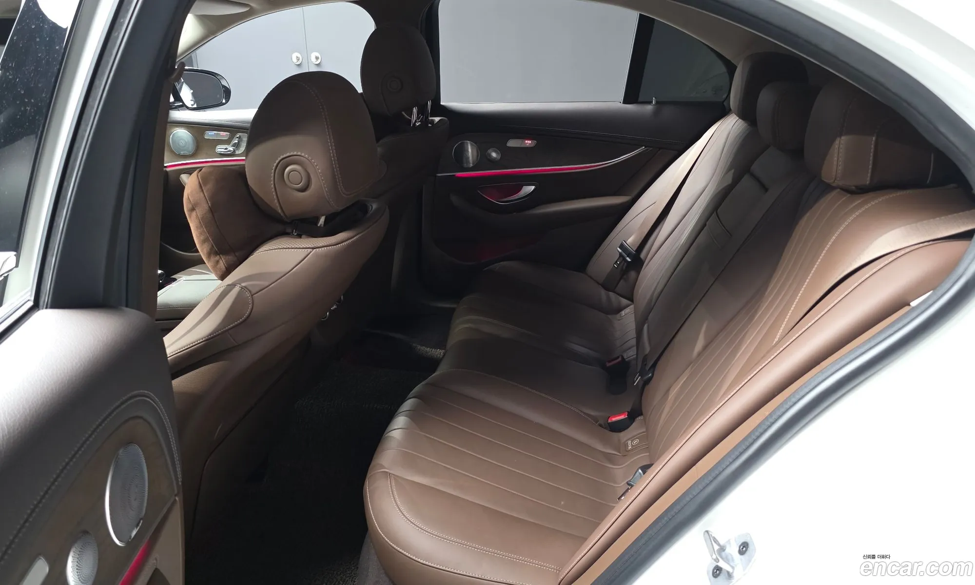 Mercedes-Benz E-Class W213 2018 WDDZF4KB2JA484766 — 11