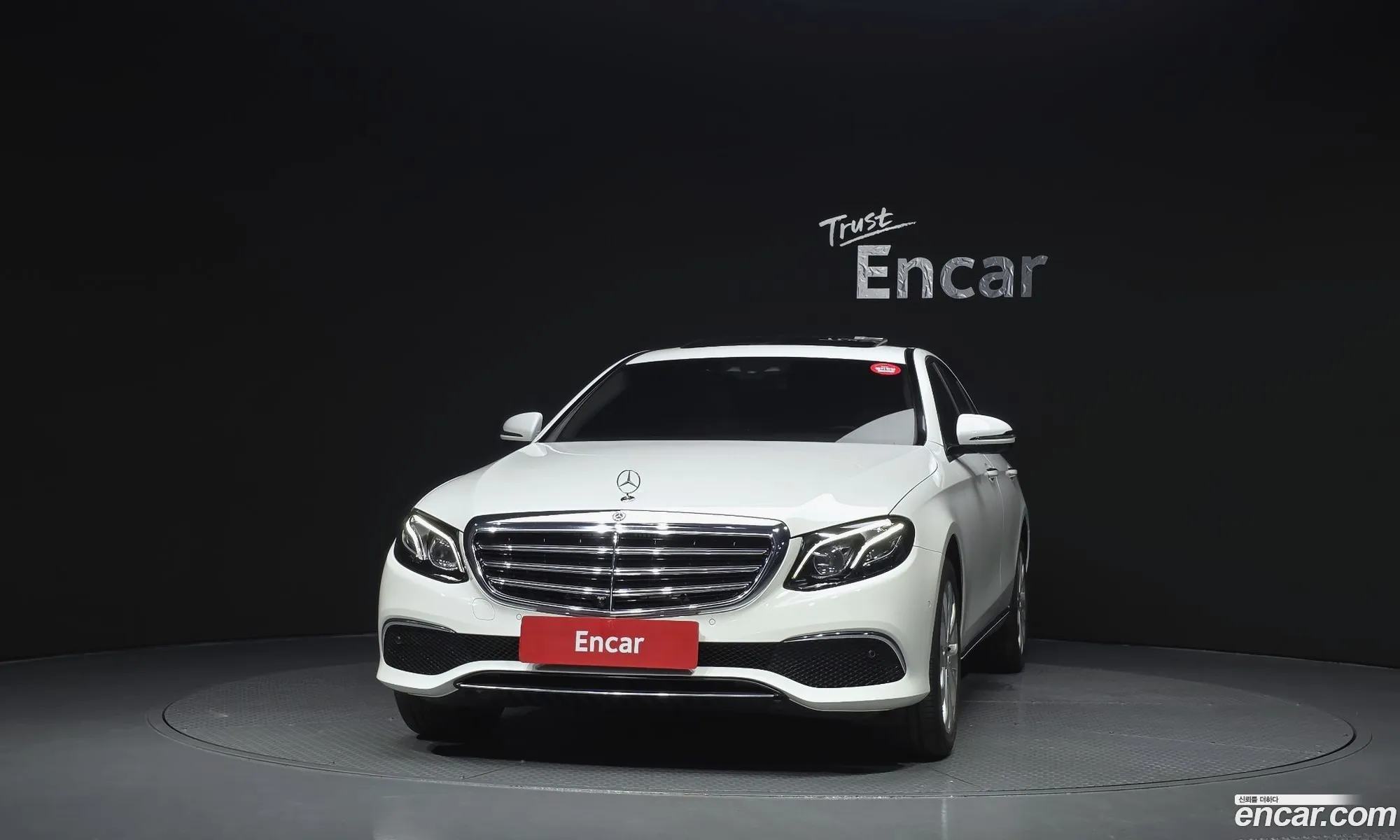 Mercedes-Benz E-Class W213 2018 WDDZF4KB2JA484766 — 32
