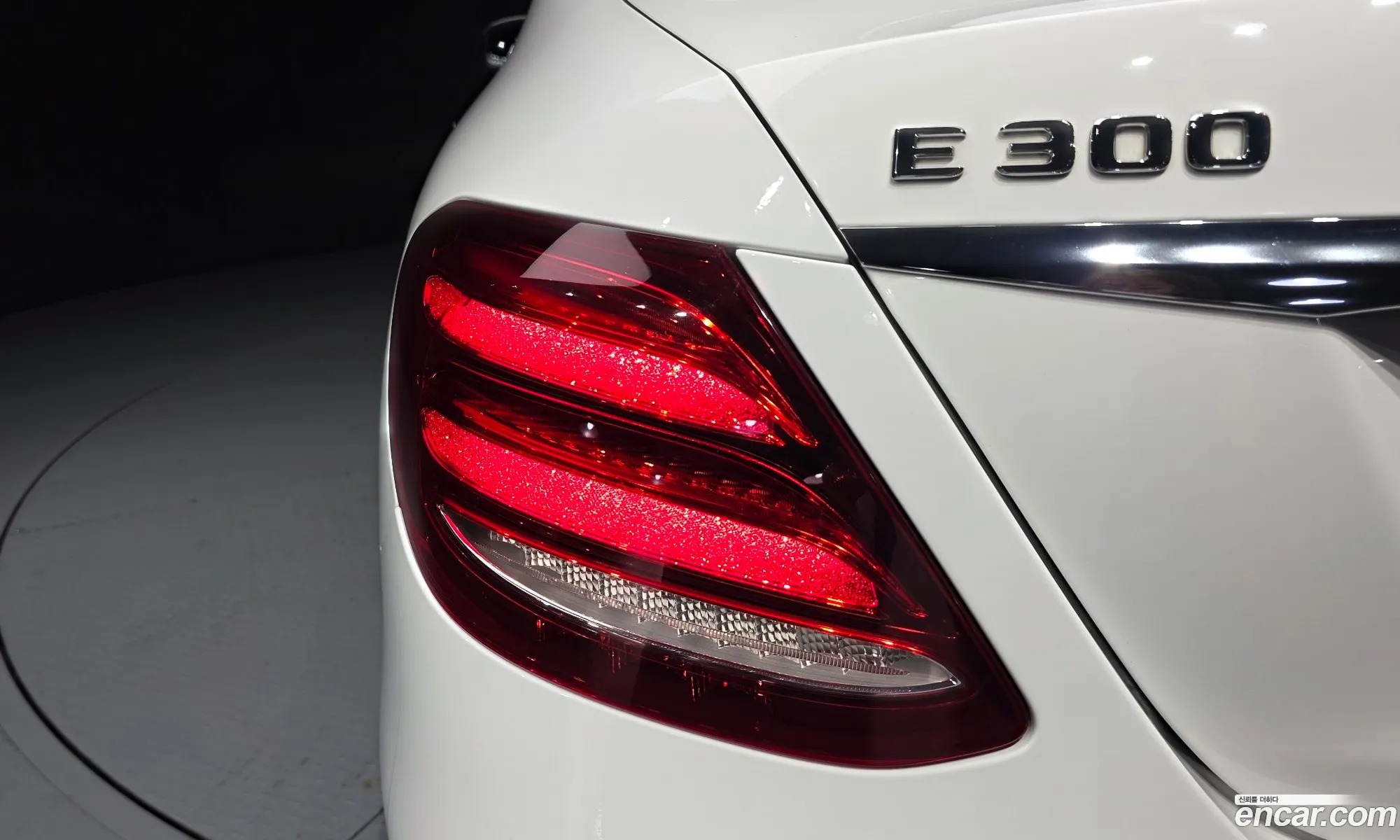 Mercedes-Benz E-Class W213 2018 WDDZF4KB2JA484766 — 8
