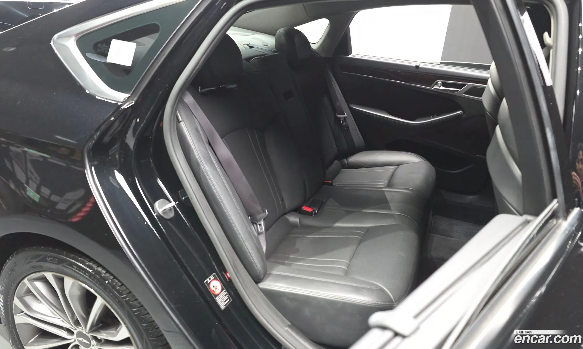 Hyundai Genesis DH 2014 — 13