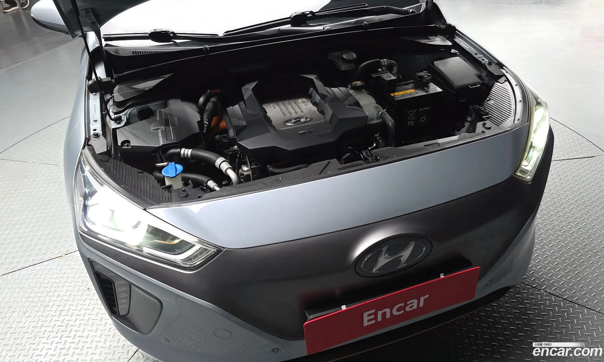 Hyundai Ioniq Electric 2016 — 30