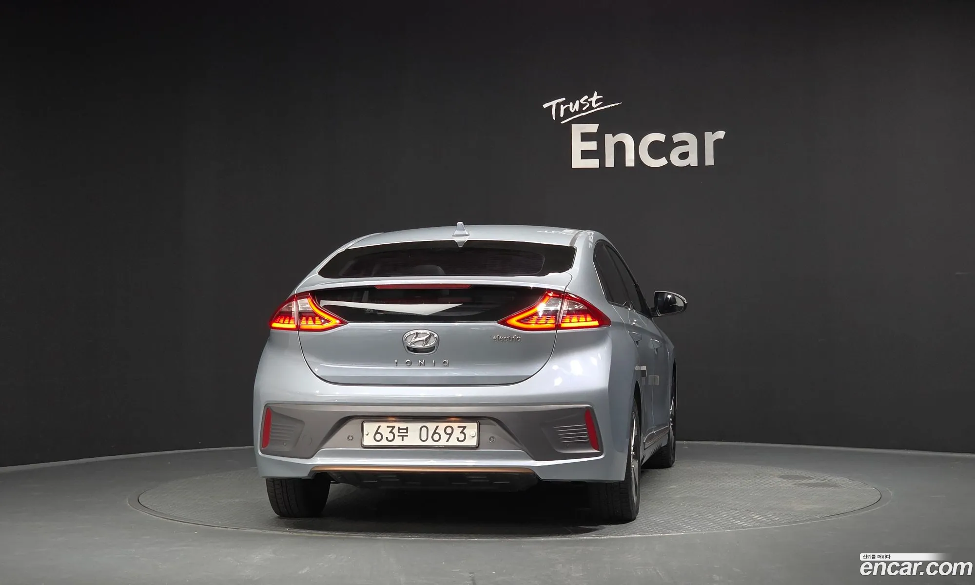 Hyundai Ioniq Electric 2016 — 9