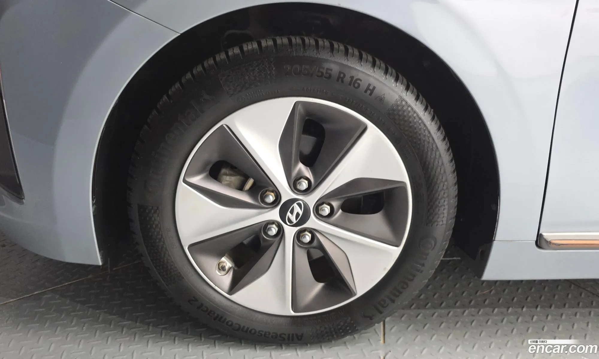 Hyundai Ioniq Electric 2016 — 10