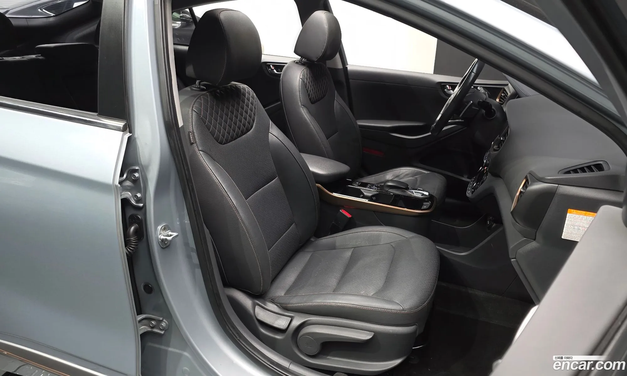 Hyundai Ioniq Electric 2016 — 32